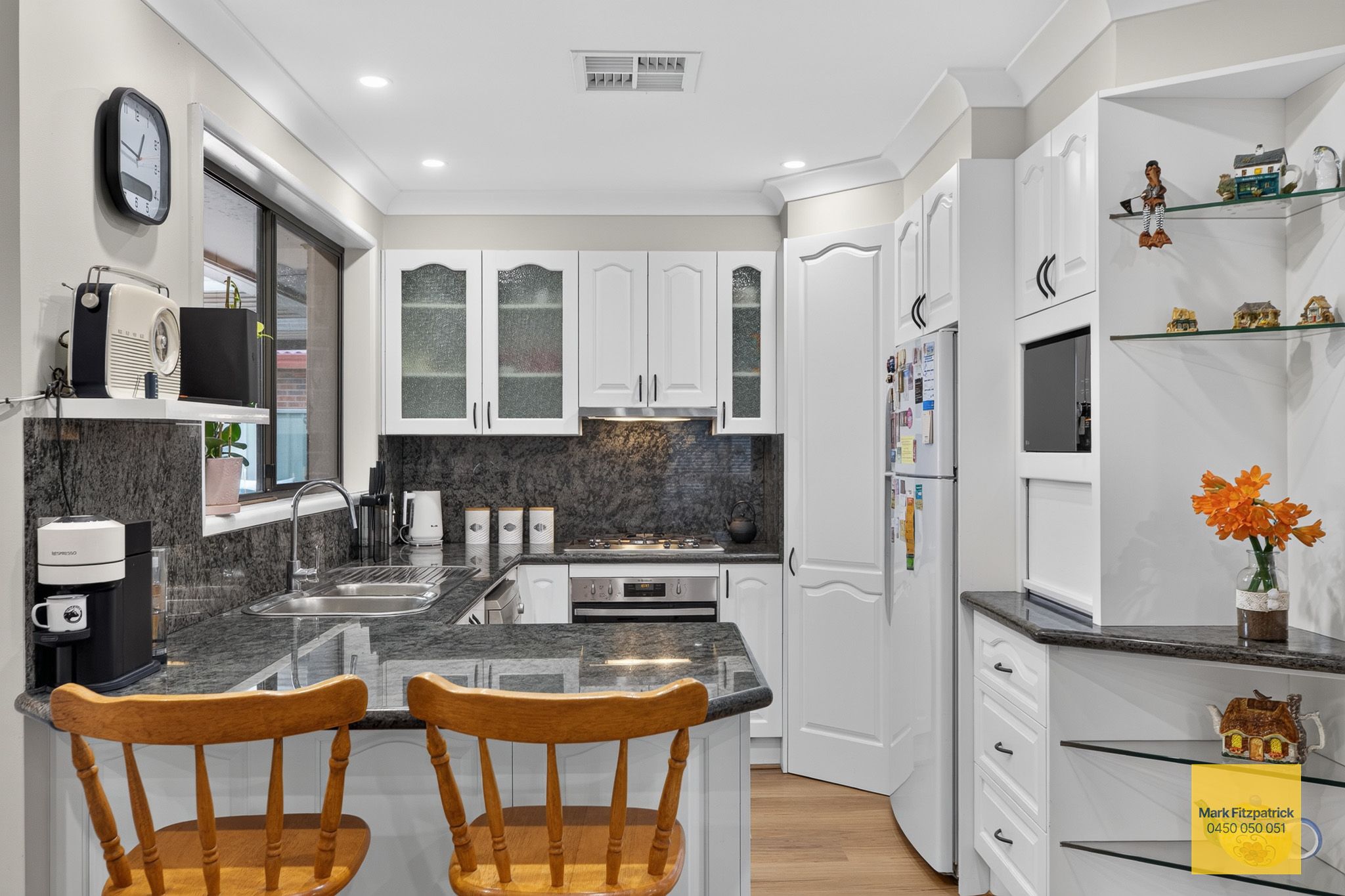 21 Dawson Avenue — photo 10 of 22