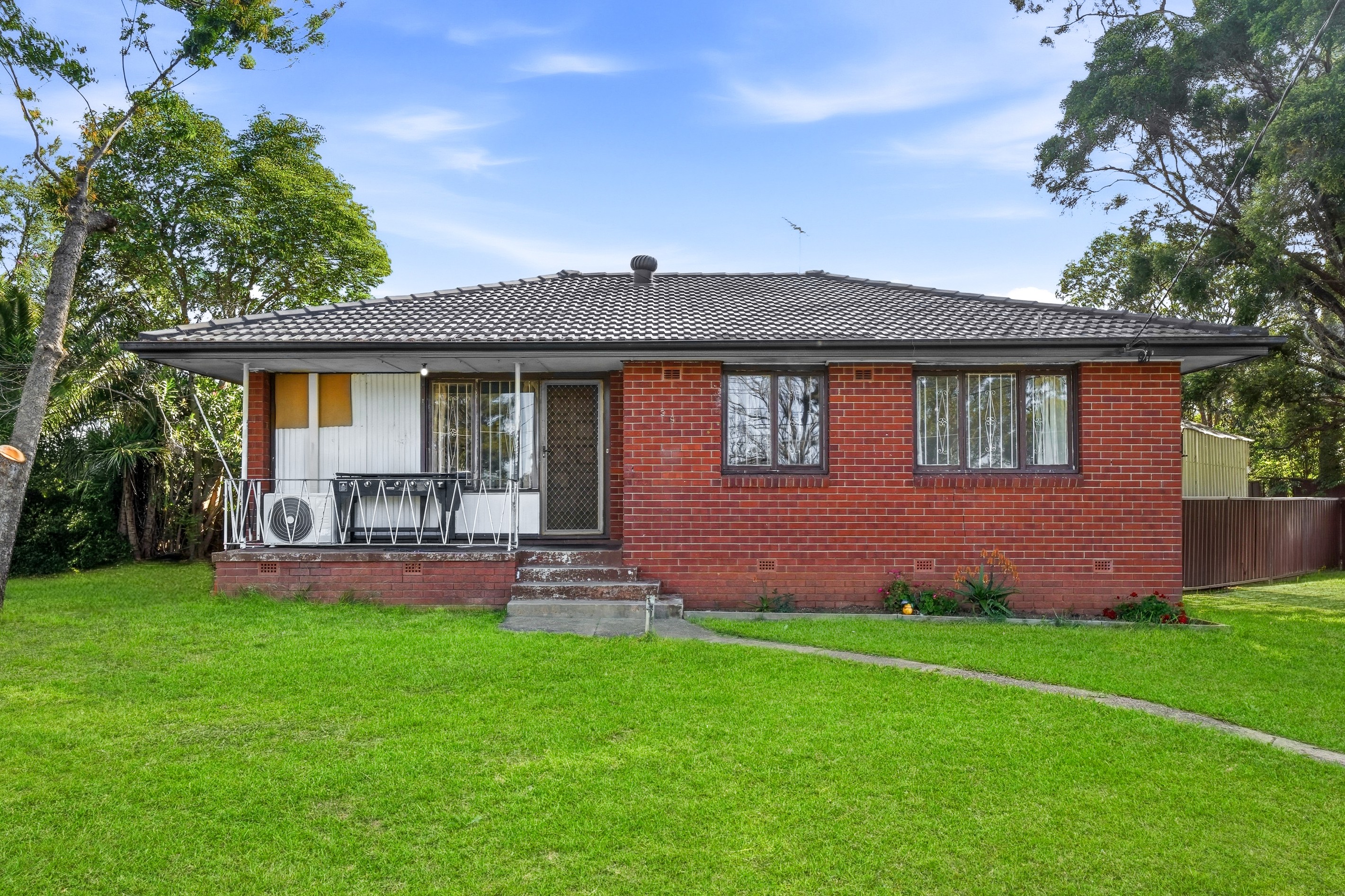9 Parkes Crescent, Blackett, NSW 2770