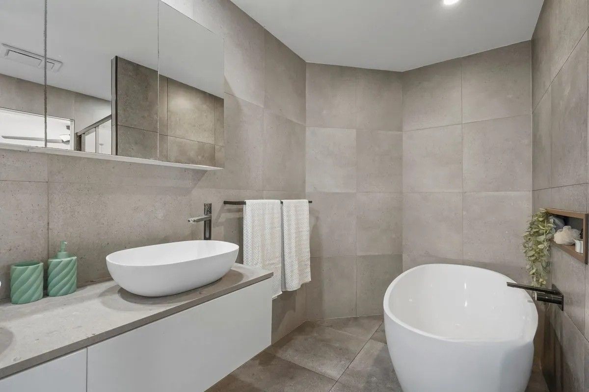 42 Adaminaby Drive — photo 10 of 21