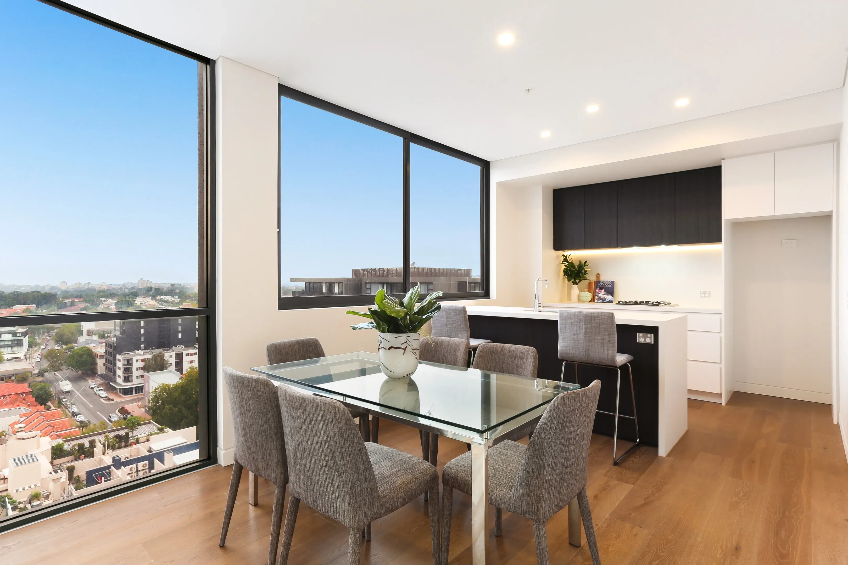 901/28 Albany Street — photo 3 of 6