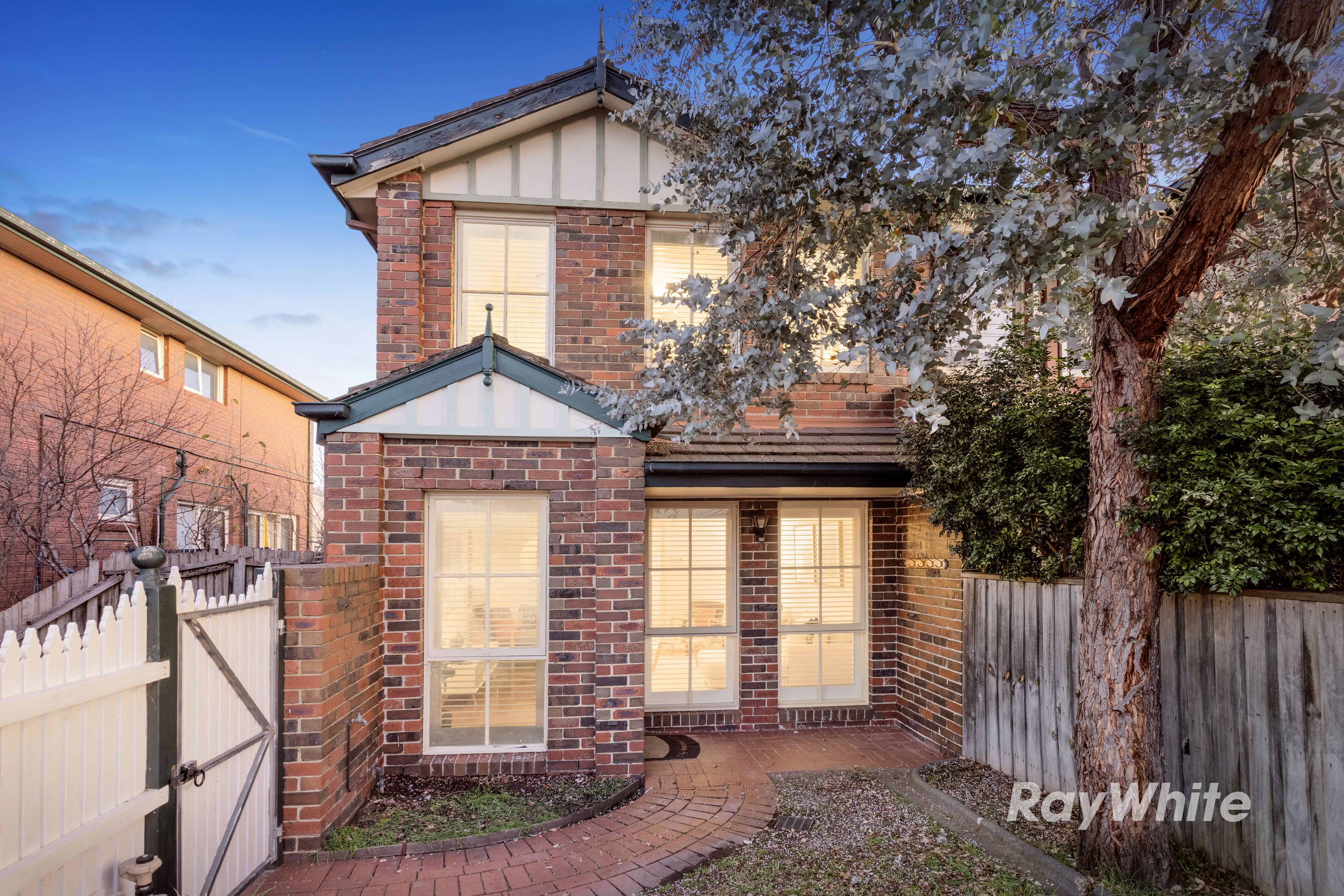 25 El Nido Grove, Carnegie VIC 3163