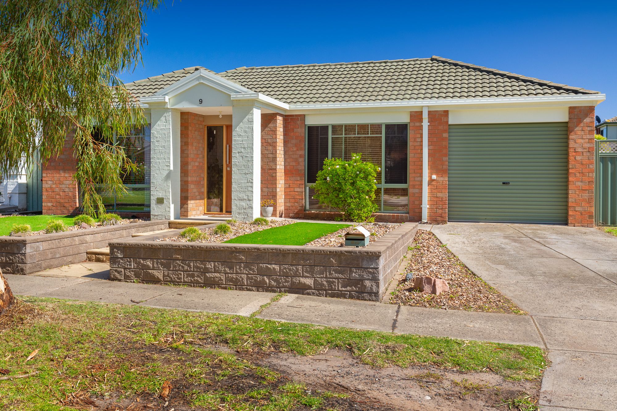 9 Hallmark Drive, Narre Warren South, VIC 3805