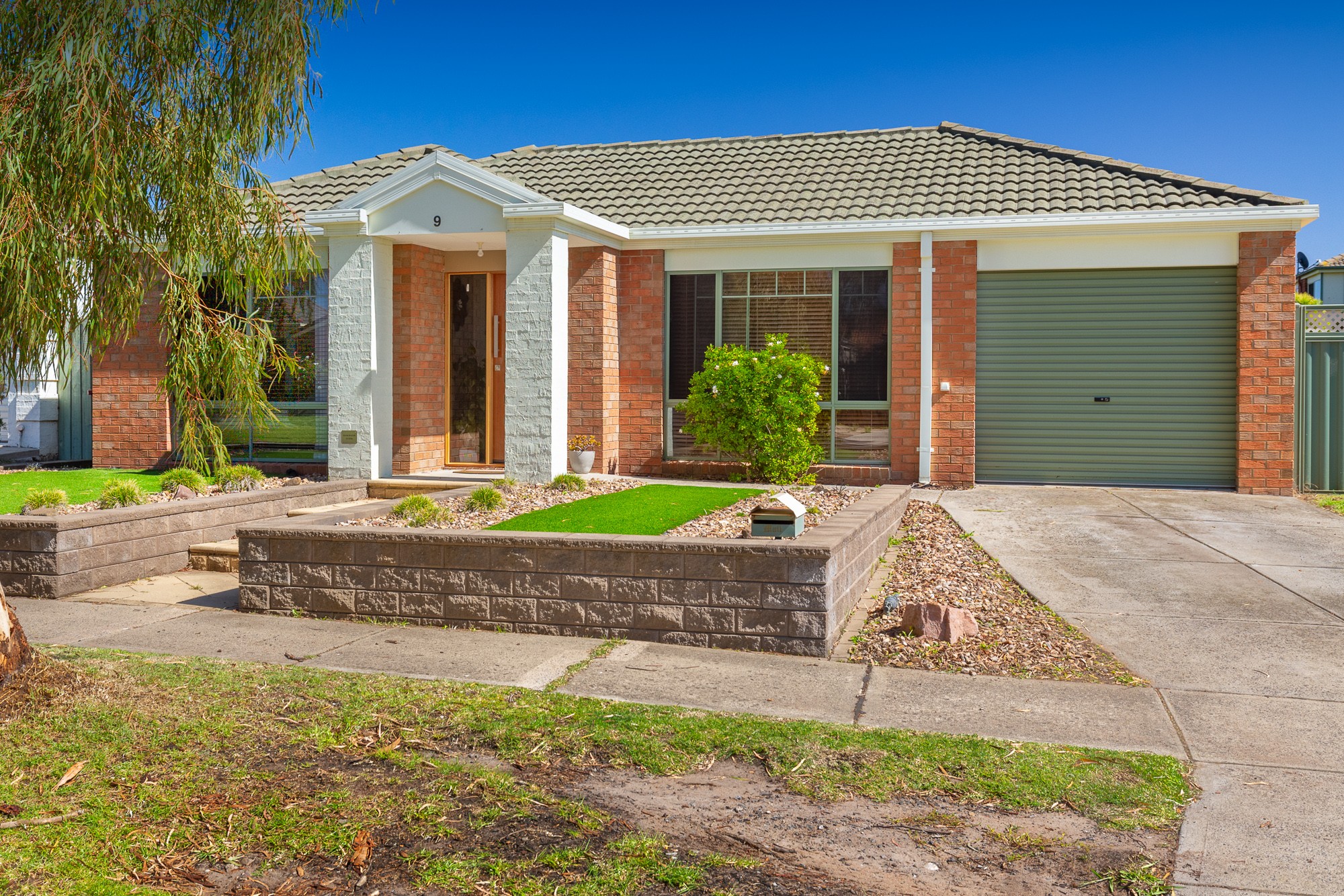 9 Hallmark Drive, Narre Warren South, VIC 3805
