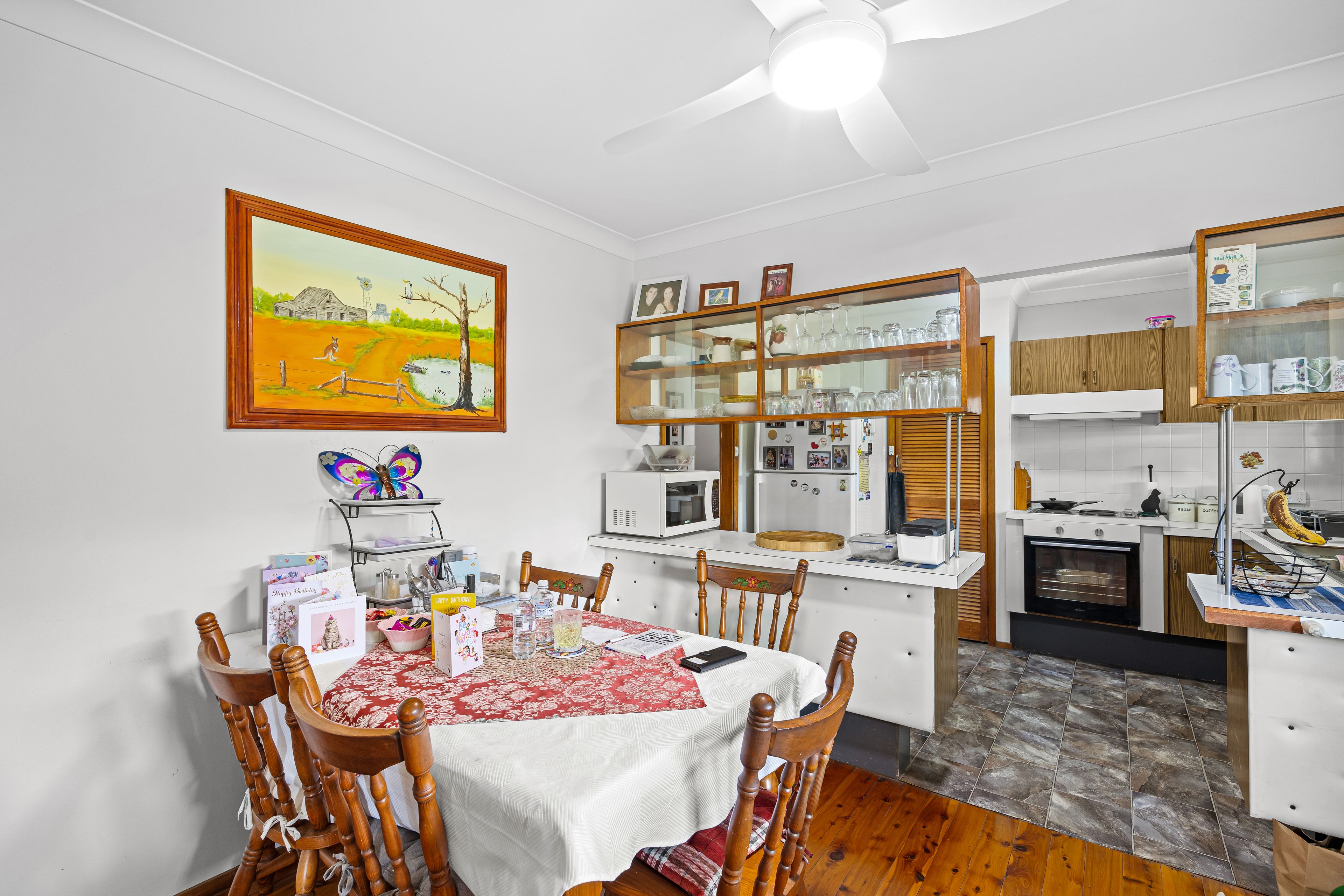 4 McInnes Street — photo 4 of 16