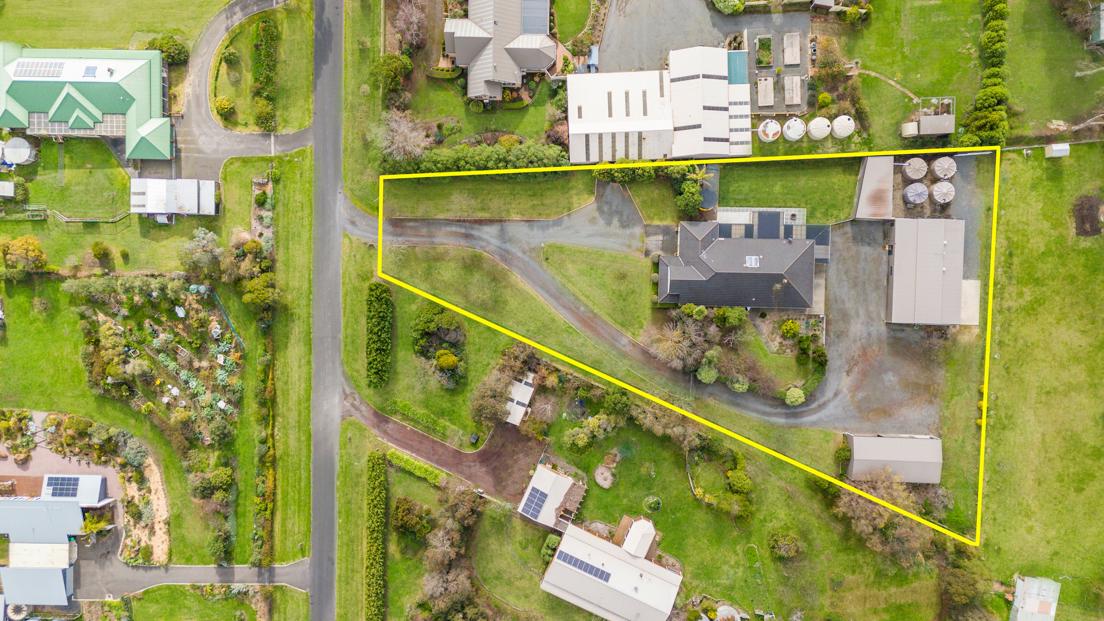 9 Kiaman Close, Bushfield VIC 3281