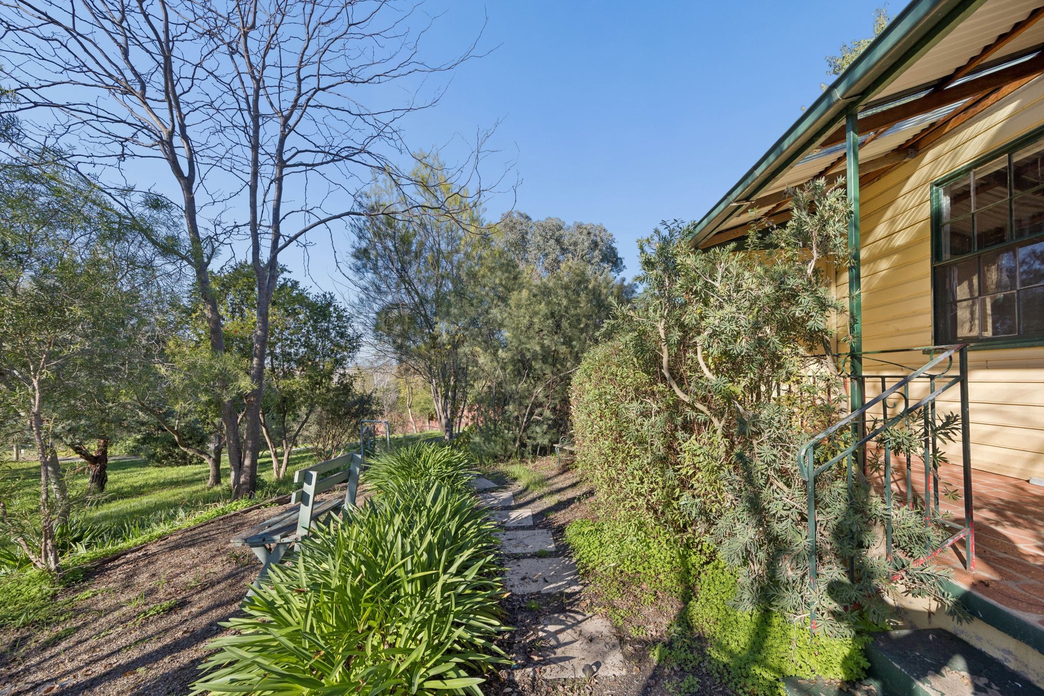266 Binalong Street, Harden, NSW 2587