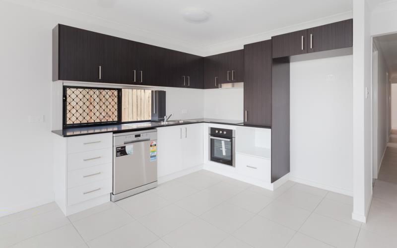 2/45B Pinelands Street, Loganlea, QLD 4131