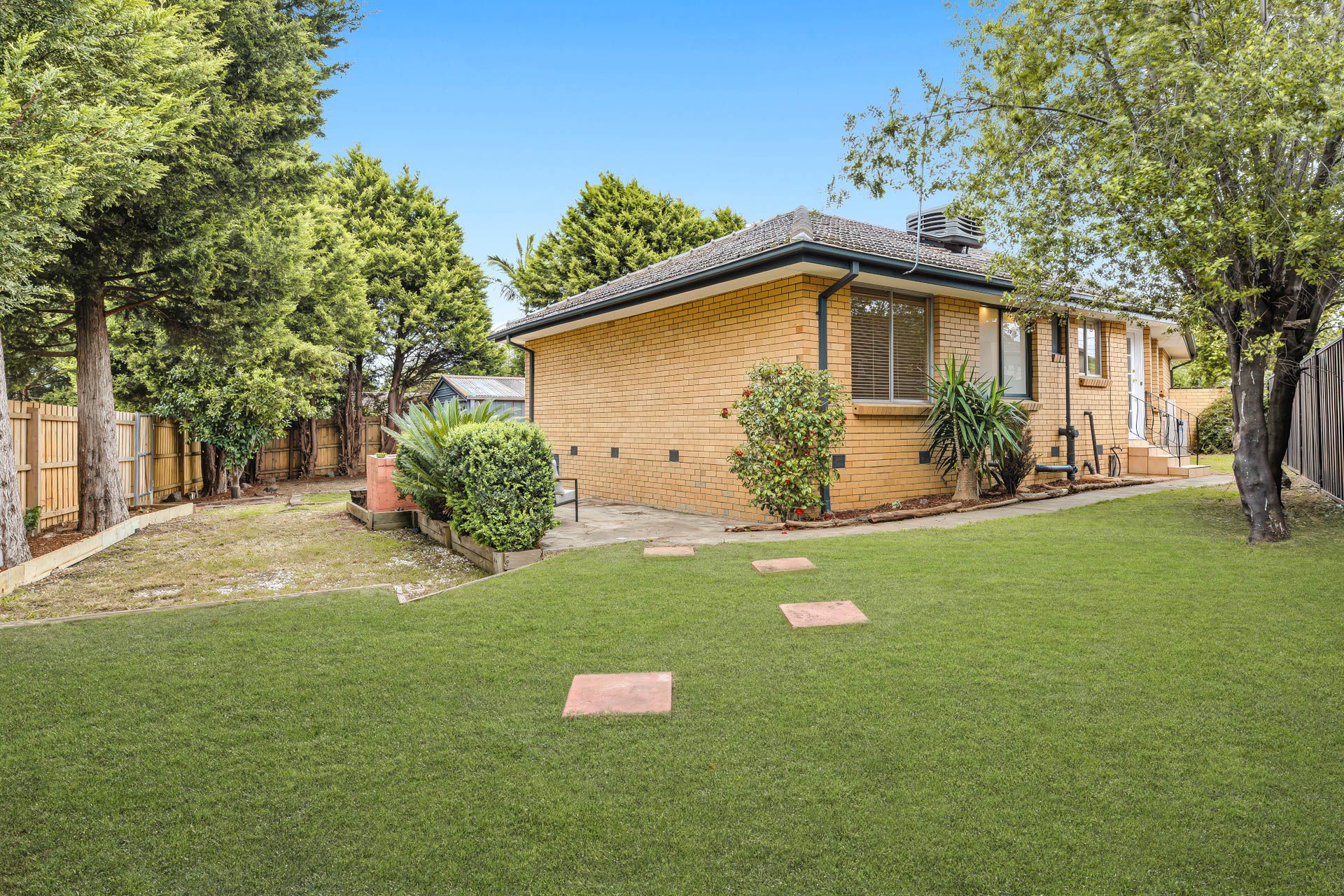 21 Lotus Crescent — photo 14 of 14