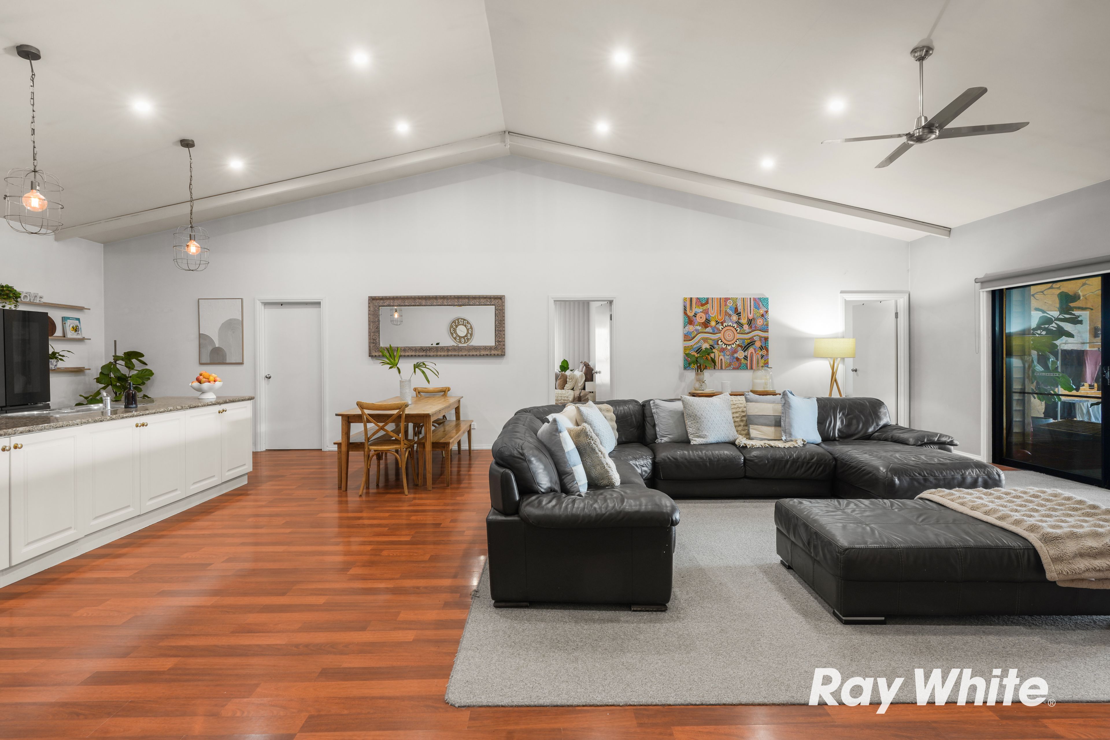 95-105 Lords Road — photo 10 of 29