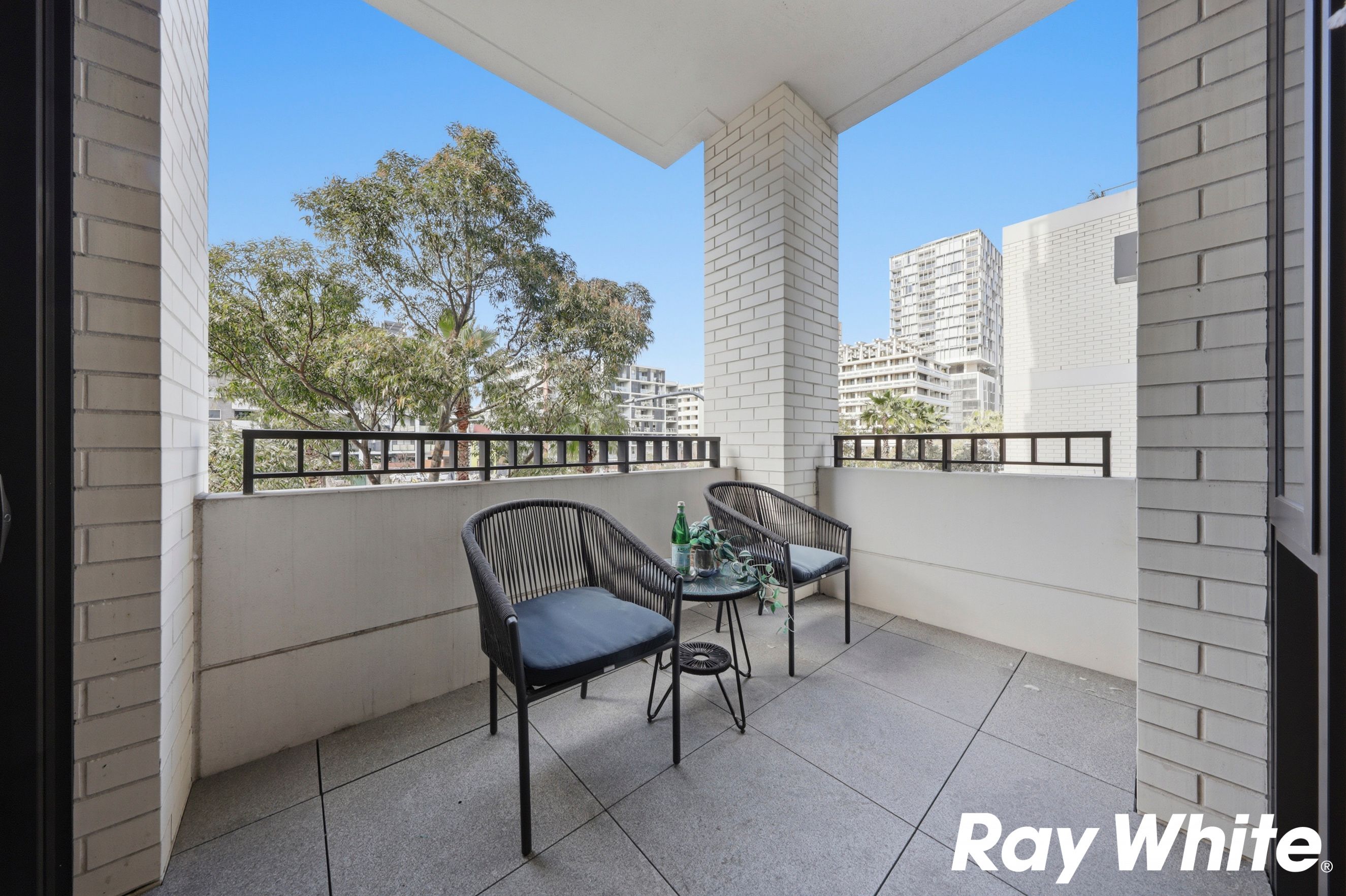 2202/17 Lachlan Street — photo 10 of 23