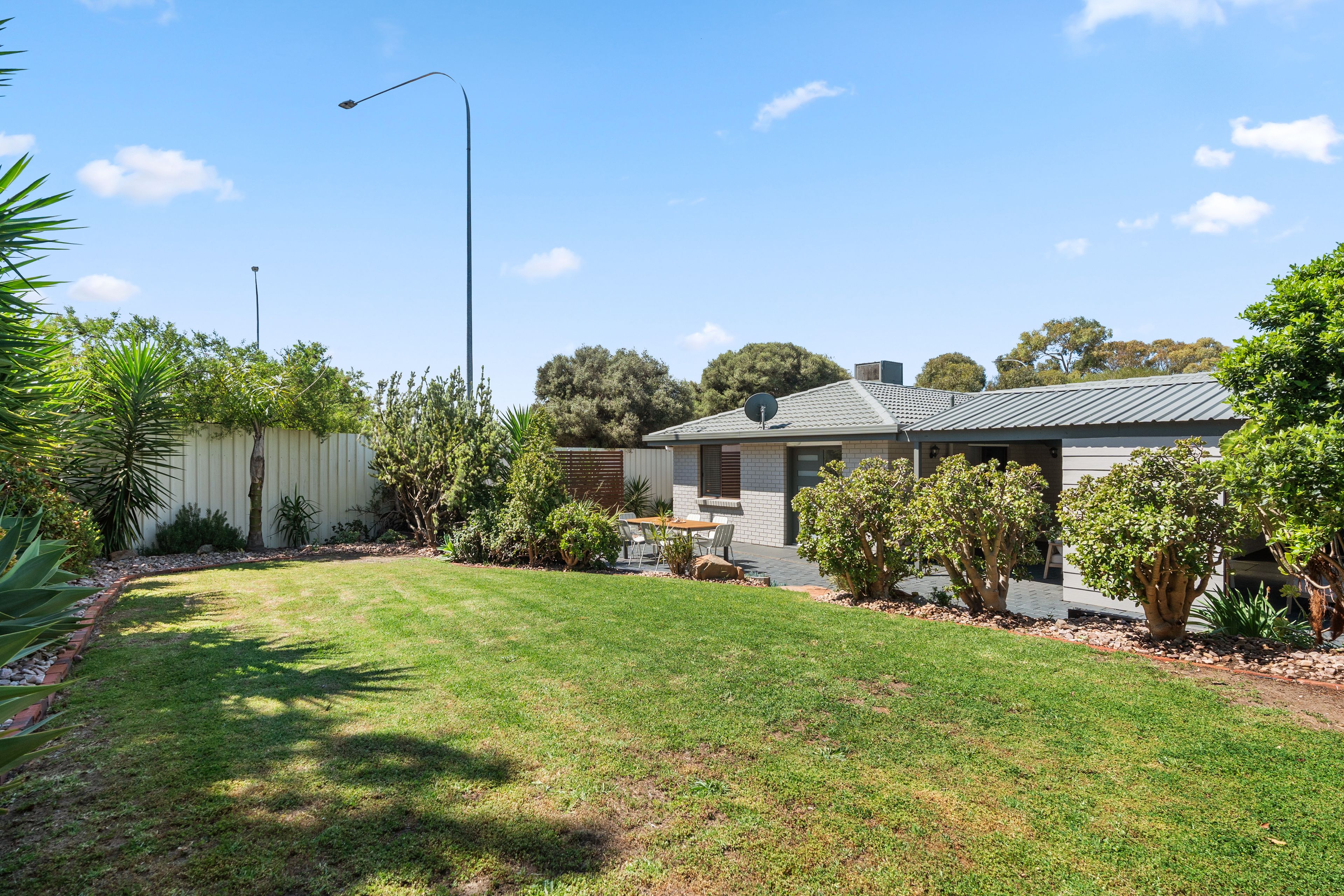 41 Moncur Street — photo 17 of 18