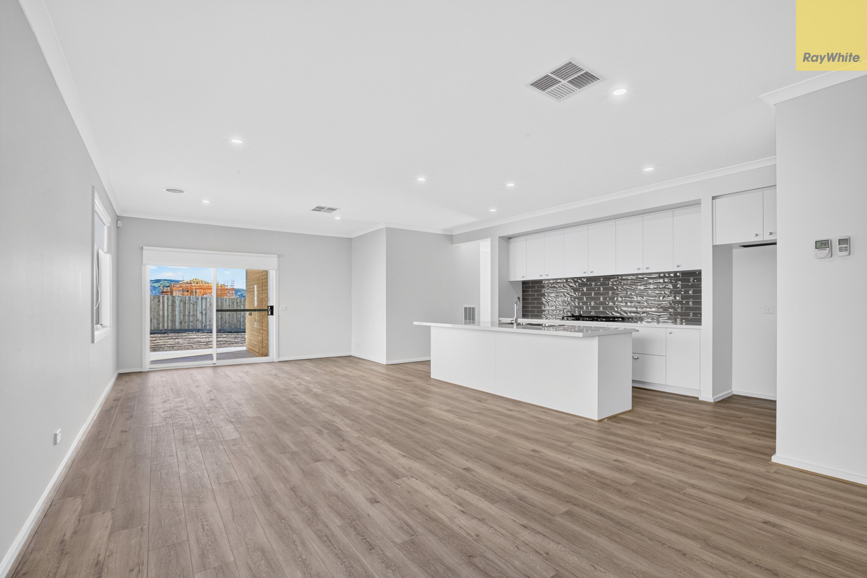 8 Garrong Street — photo 3 of 13