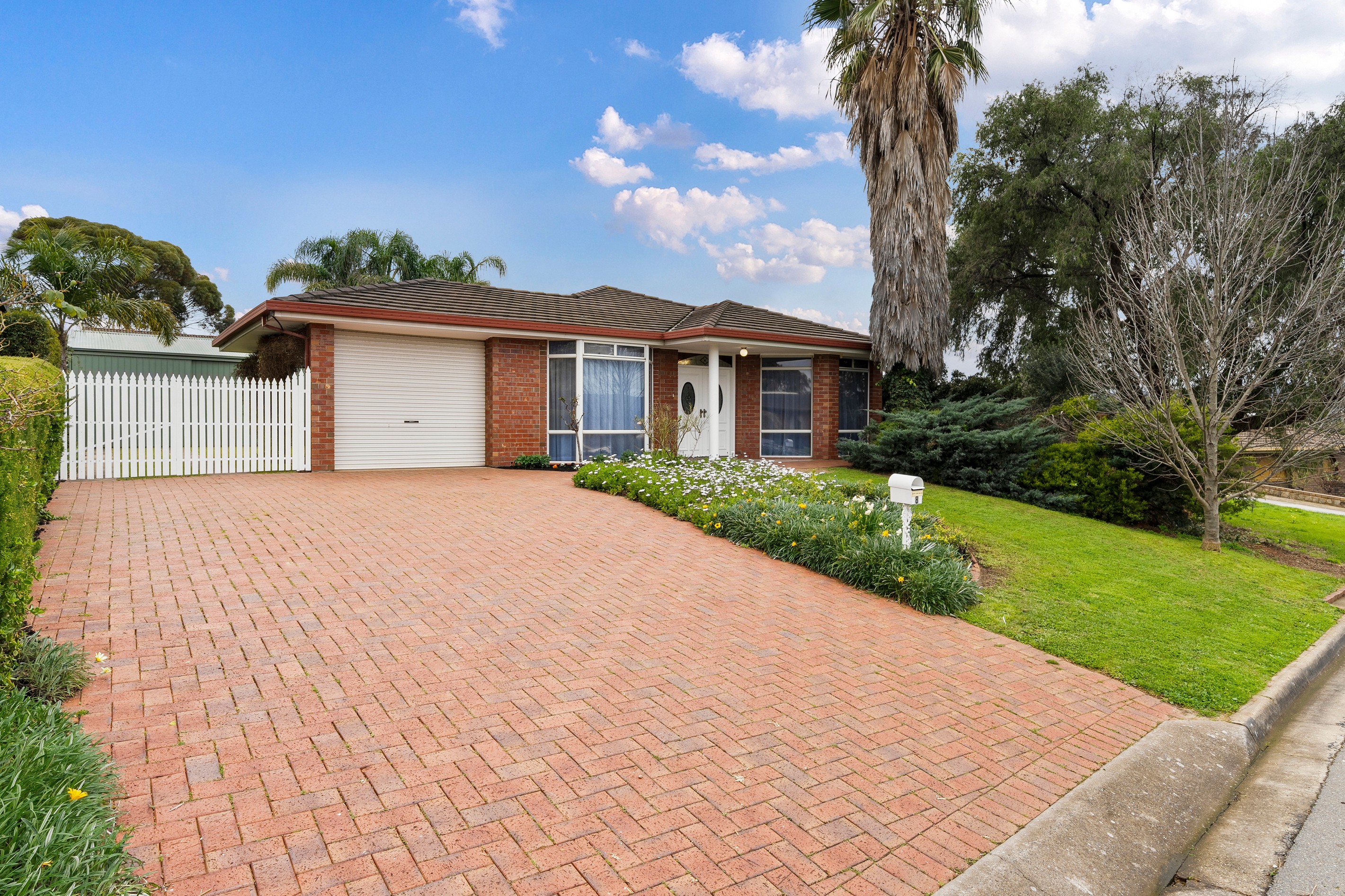 8 Zenobia Crescent, Modbury North, SA 5092