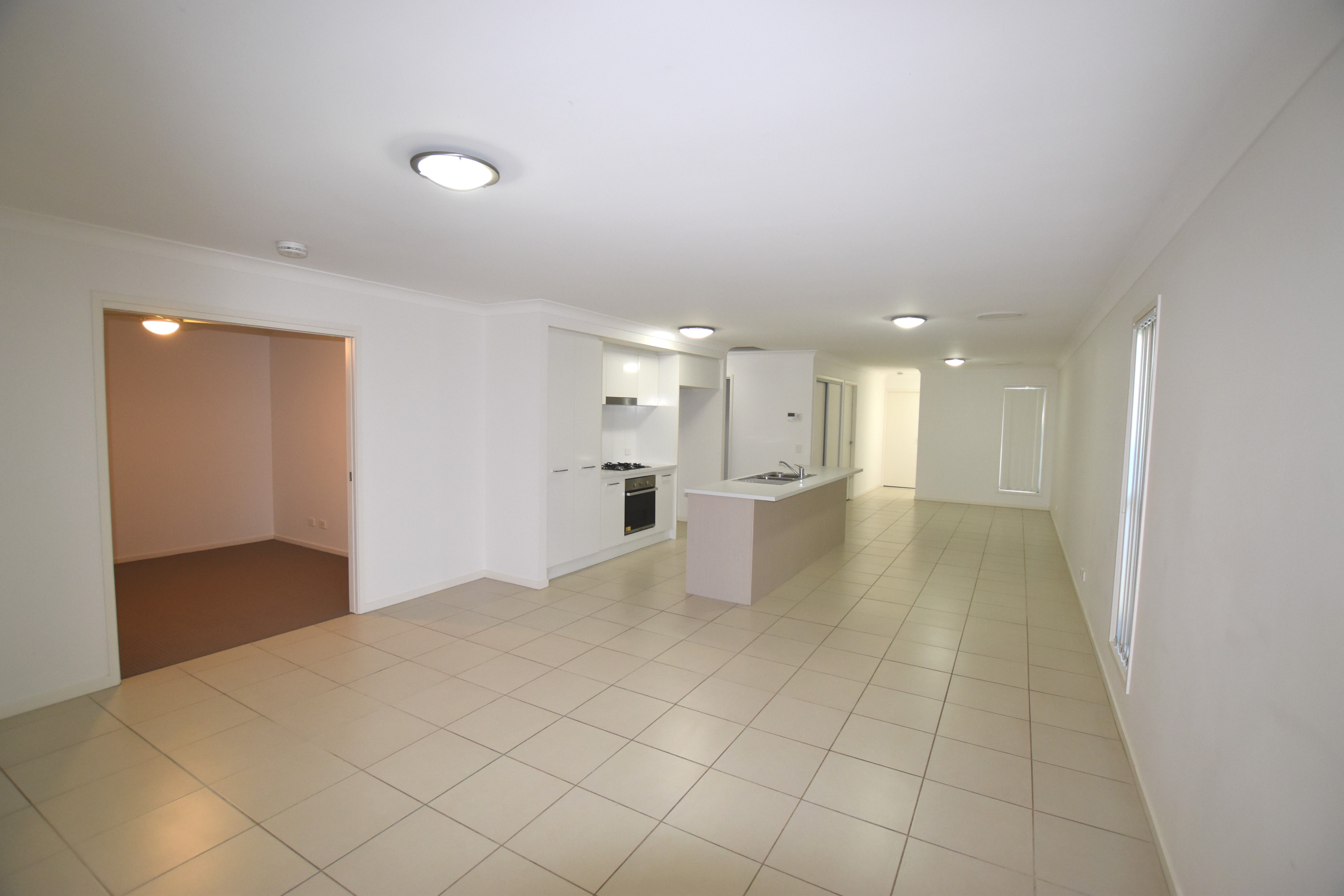 24 Seagull Boulevard, Kirkwood, QLD 4680