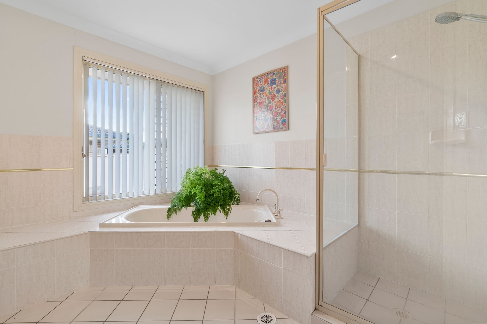42 Yvonne Crescent — photo 10 of 20