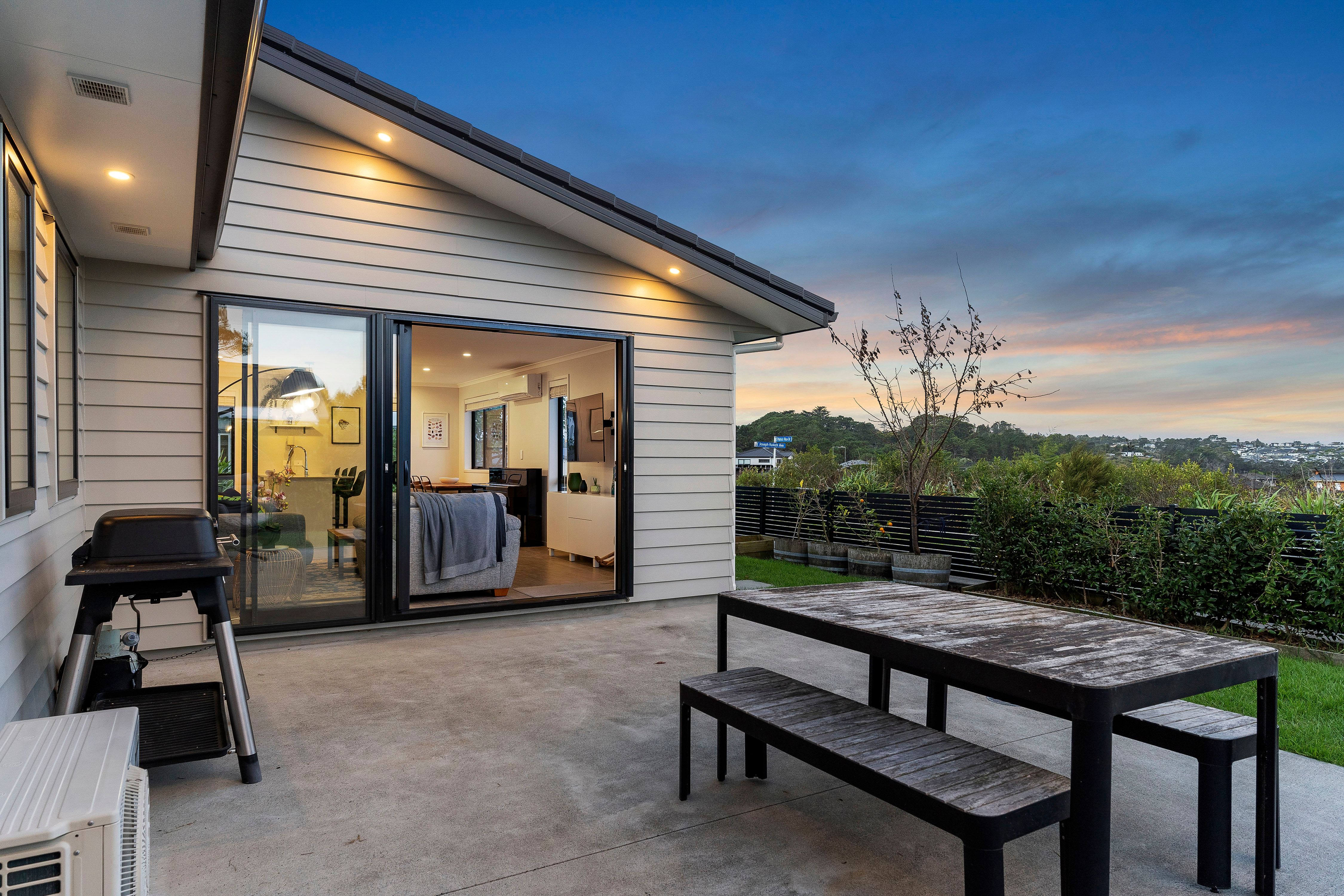 2 Joseph Kokich Avenue, Swanson, Waitakere City