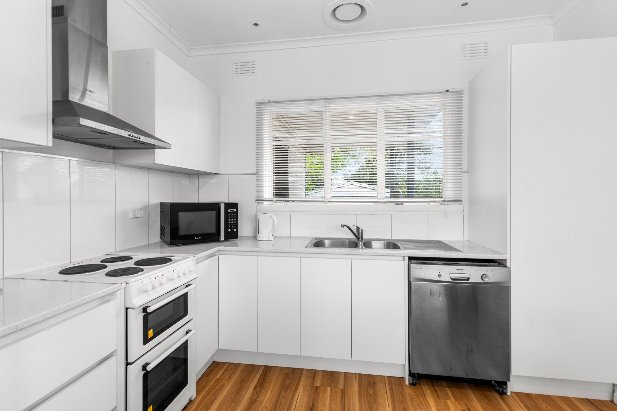 48 Wyndham Street — photo 5 of 25