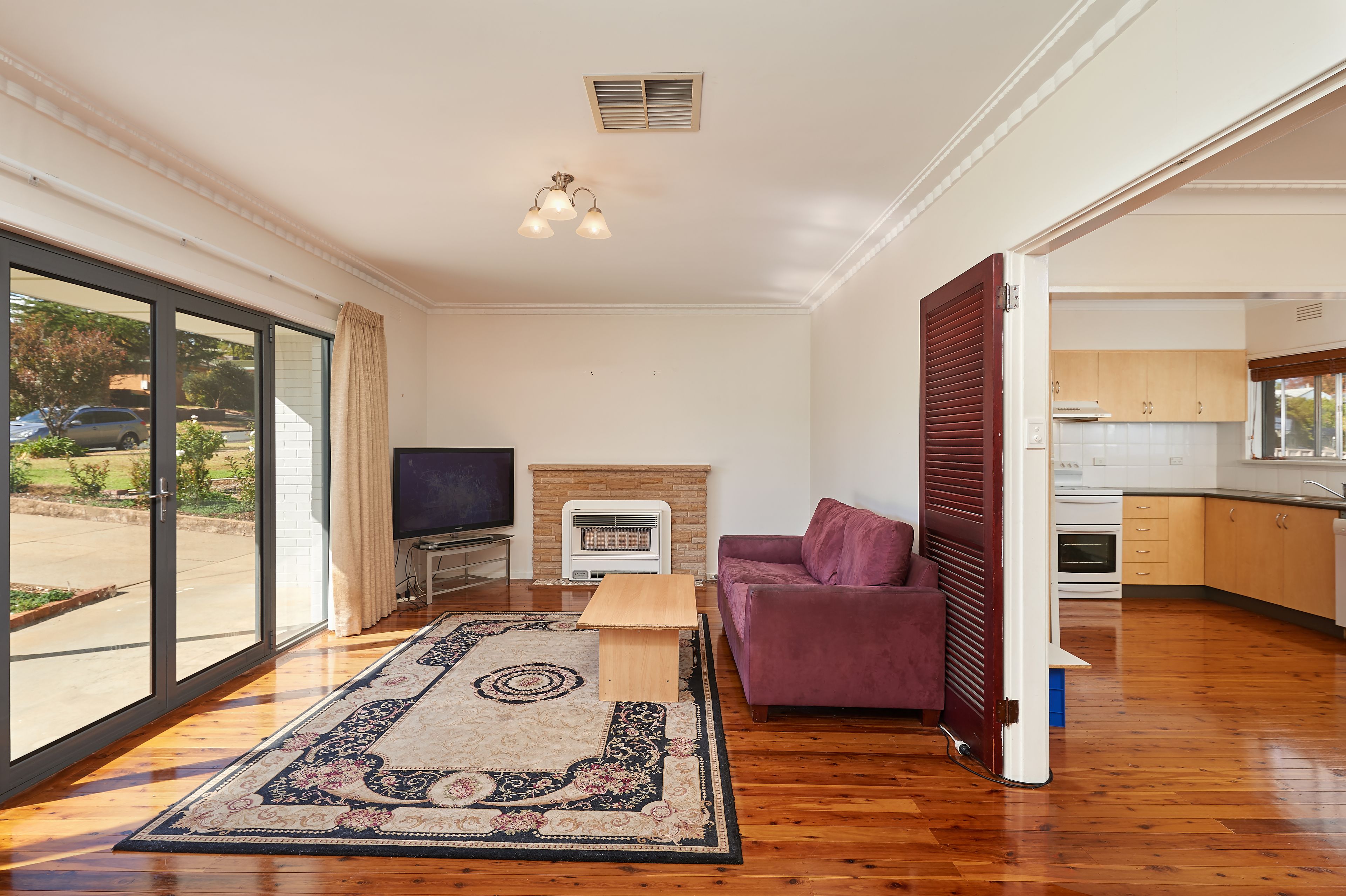 124 Simkin Crescent, Kooringal, NSW 2650