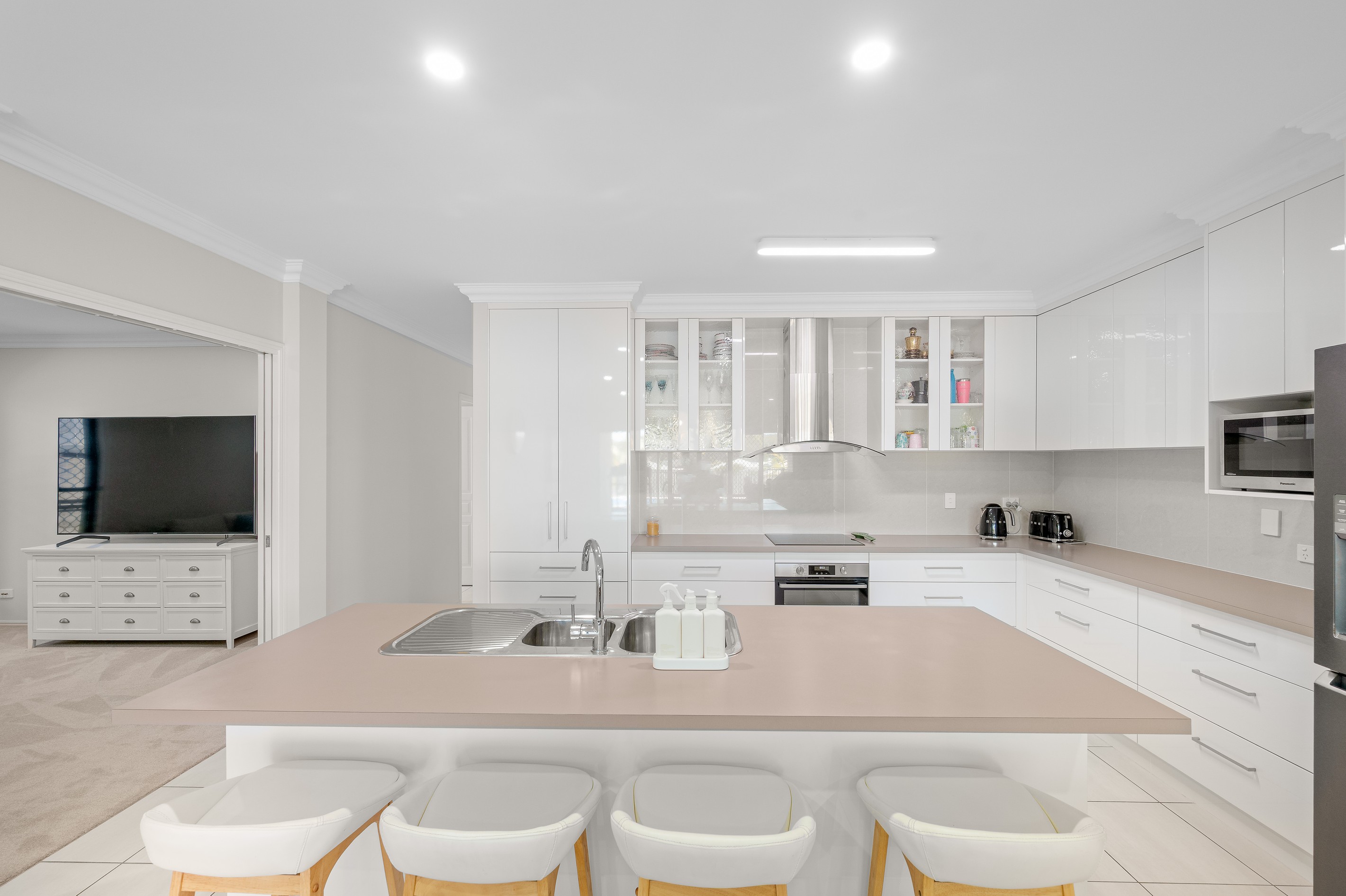 7 Spence Court, Kirkwood, QLD 4680