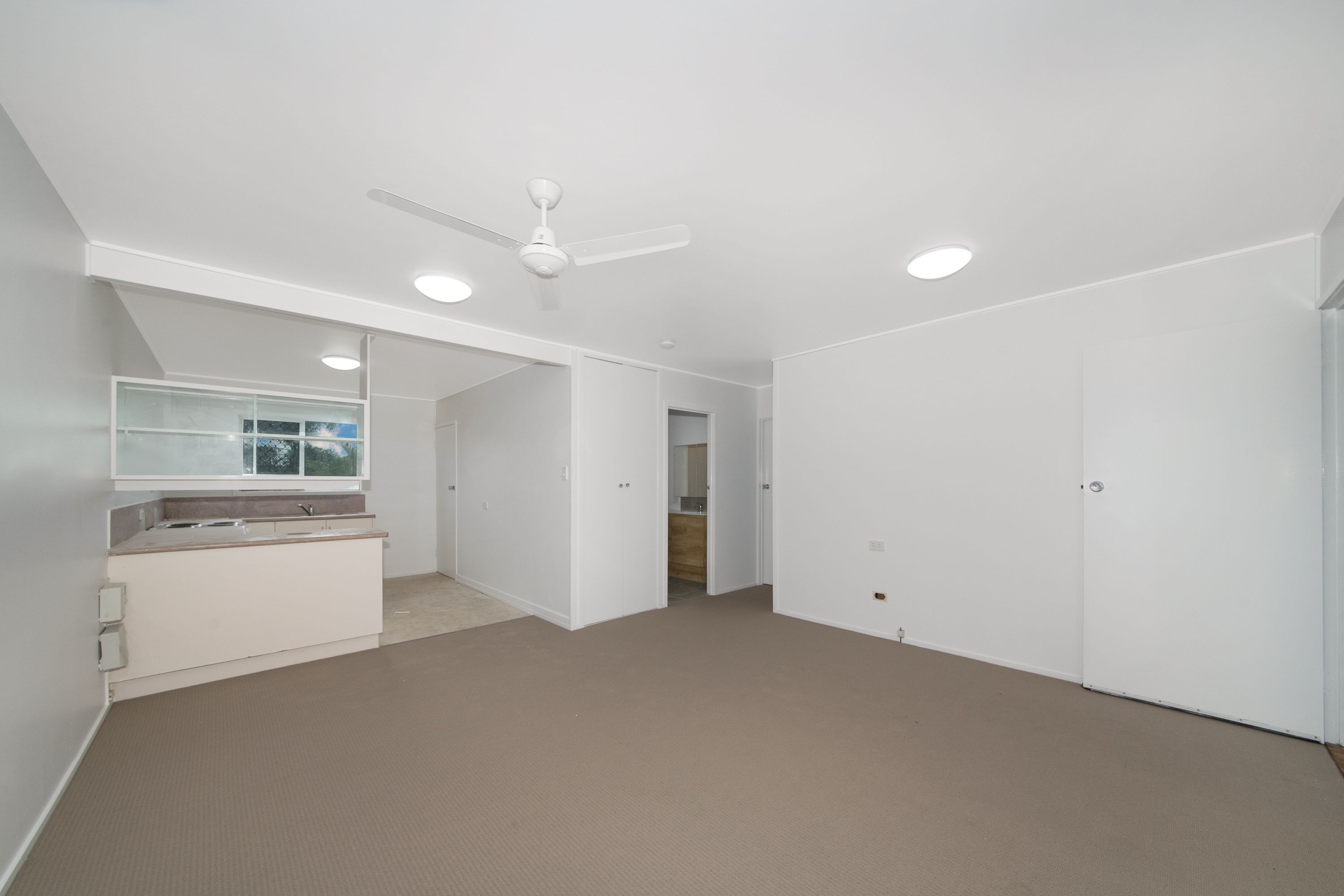 1/4 Desmond Street, Railway Estate, QLD 4810