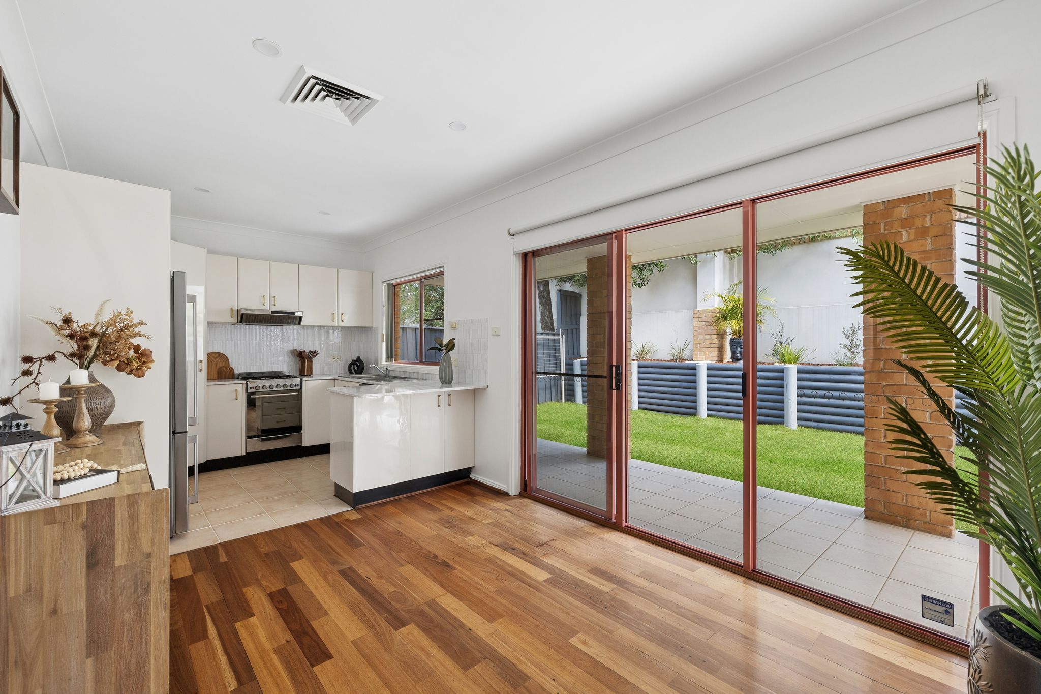 24/18-20 Pearce Street — photo 7 of 18