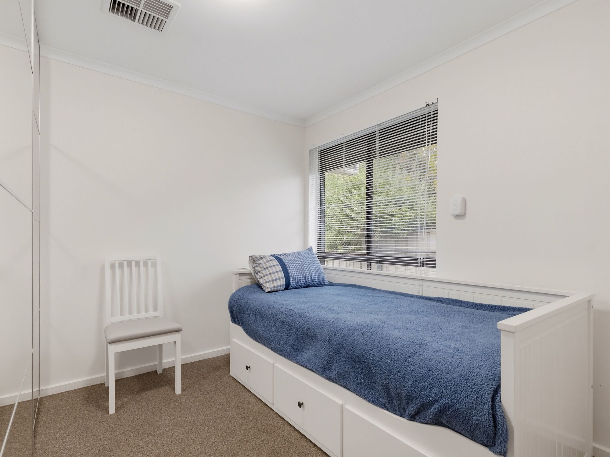 360 Honeypot Road — photo 12 of 19