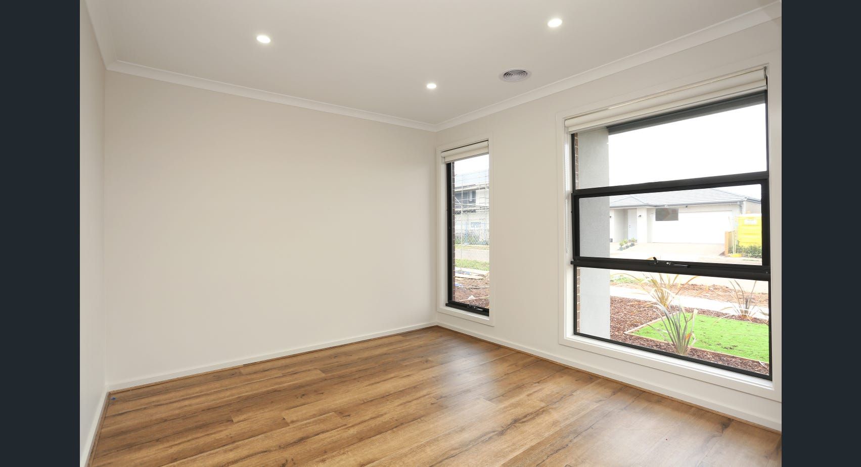 4 Ionica Loop, Truganina, VIC 3029