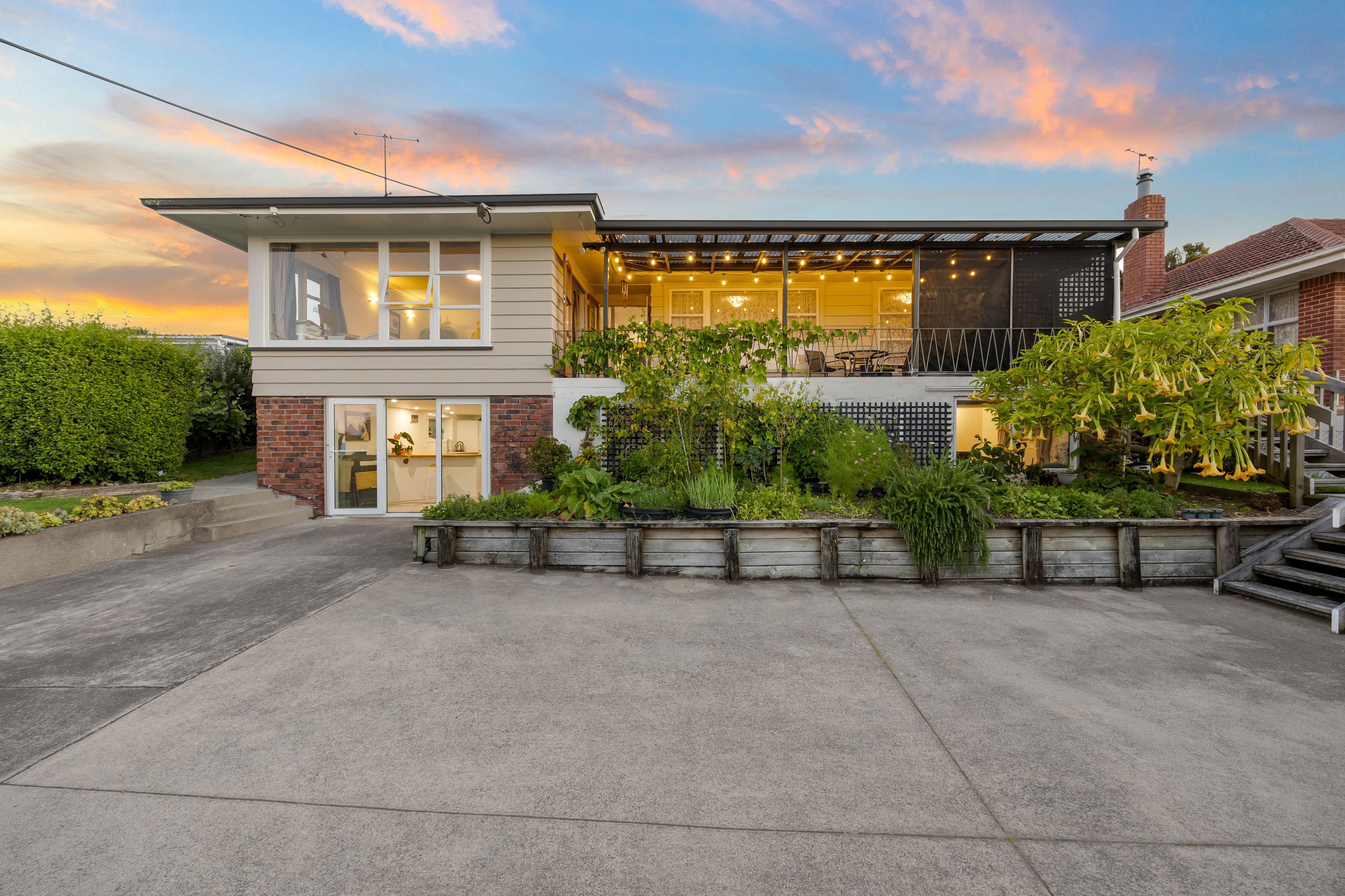 14 Sherwood Avenue, Te Atatu South, Waitakere City