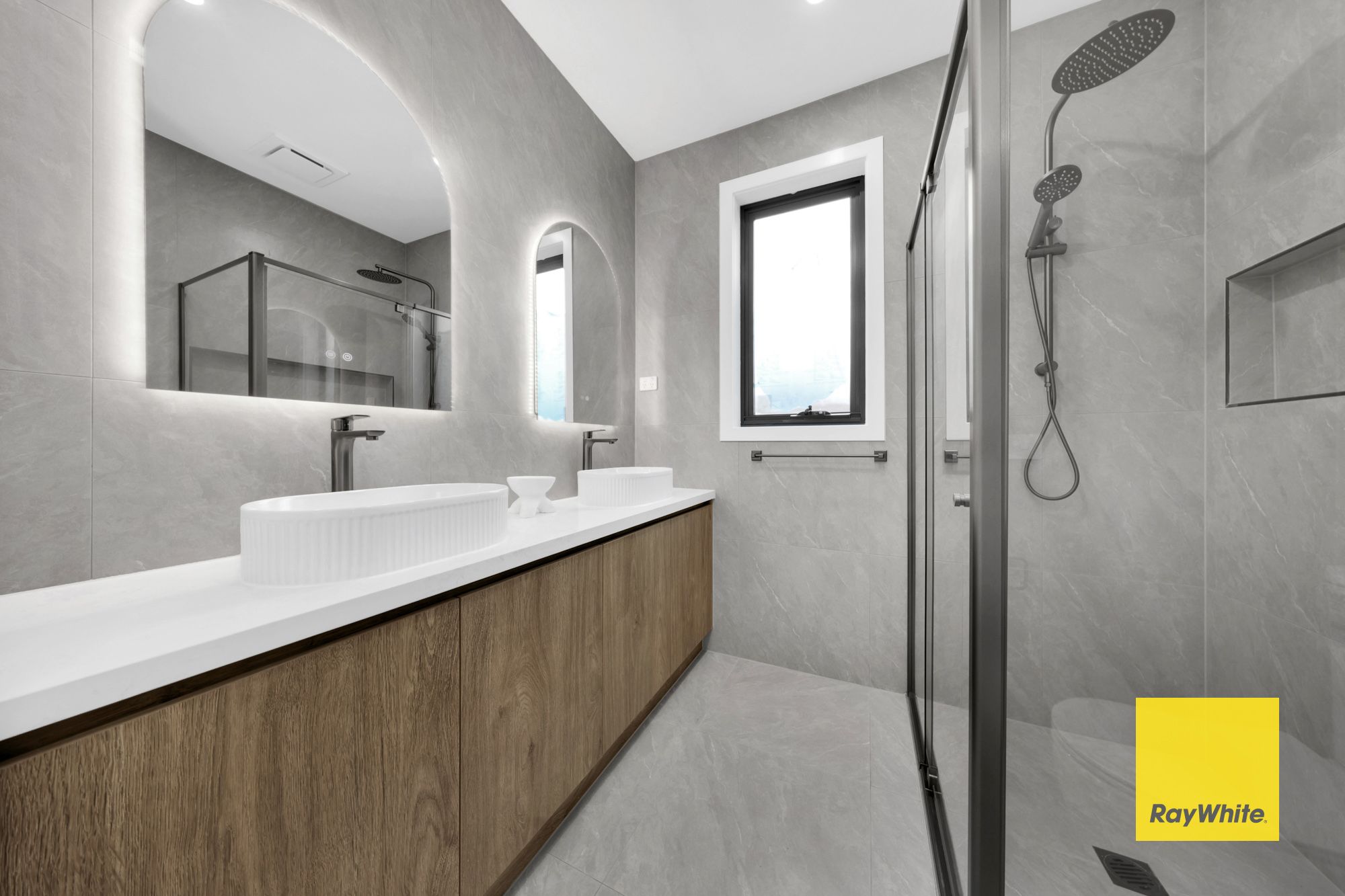 20 Gould Crescent — photo 16 of 19