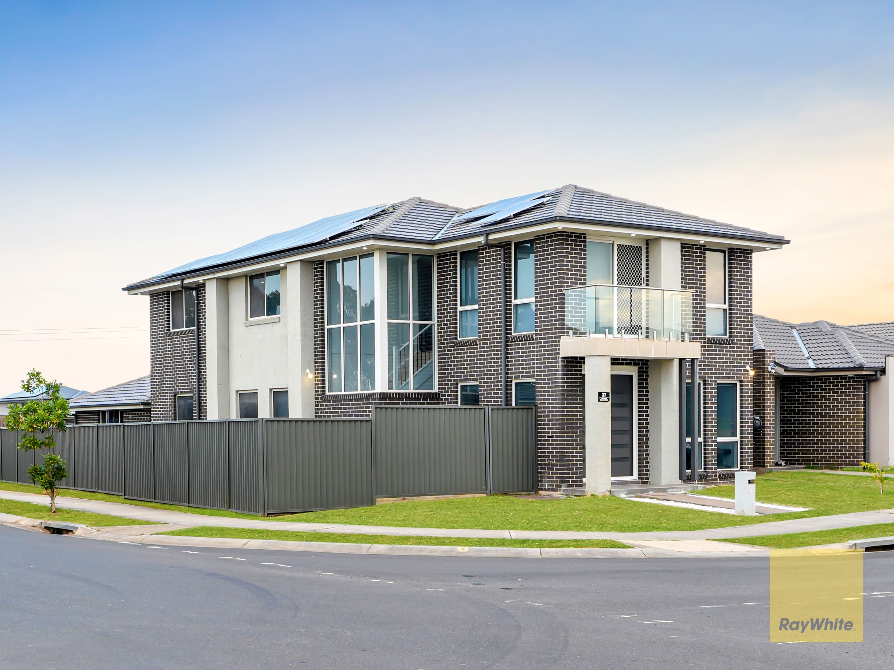 37 Hydrus Street — photo 14 of 17