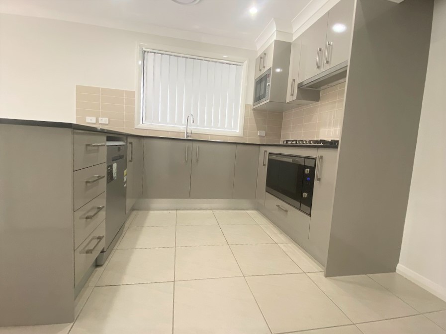 11 Mooney Street, Spring Farm, NSW 2570