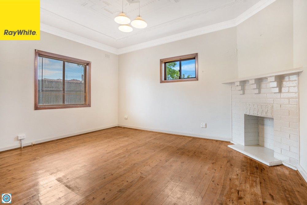 2 Sixth Avenue, Port Kembla, NSW 2505
