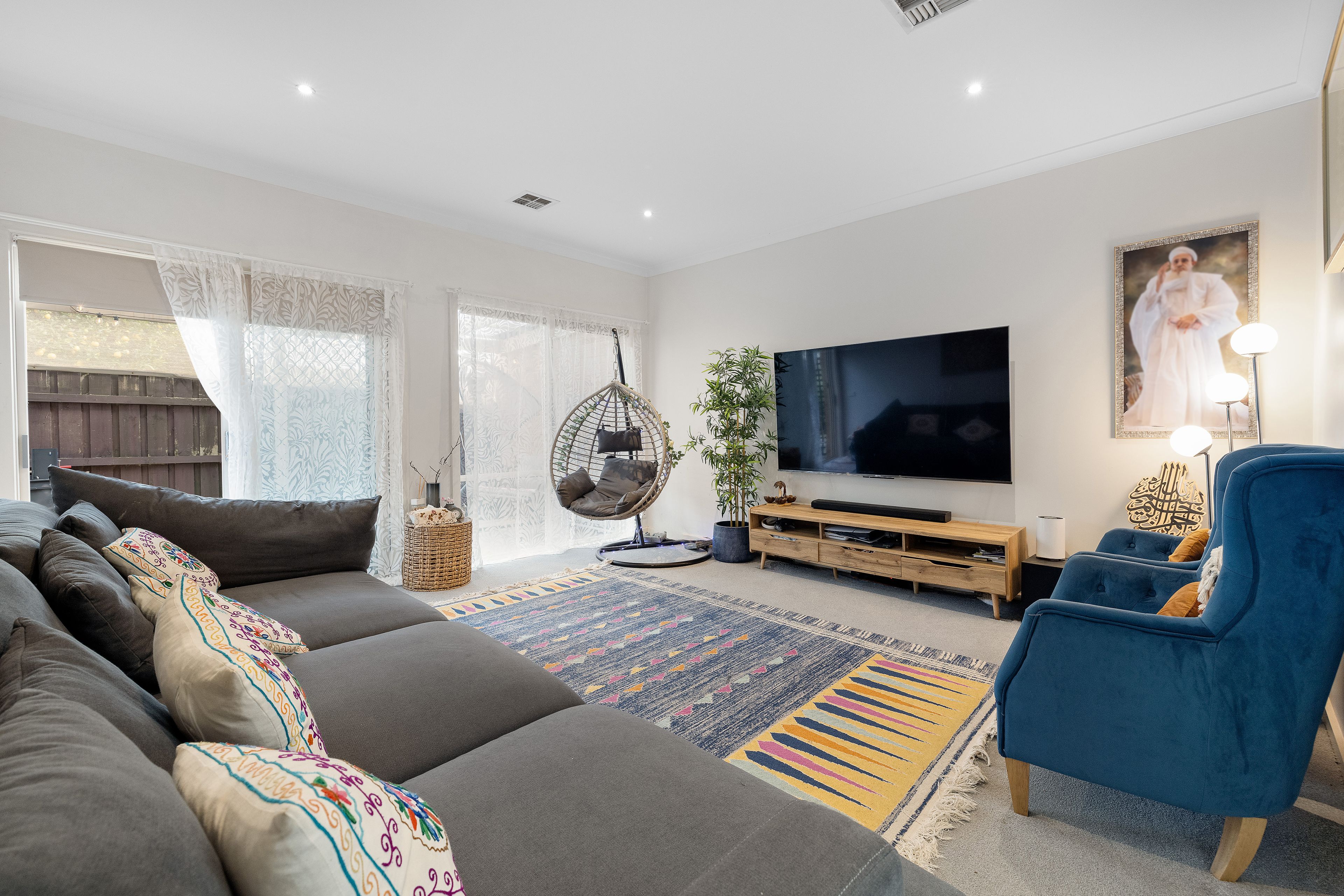 2/55-57 Sunningdale Crescent, Cranbourne, VIC 3977