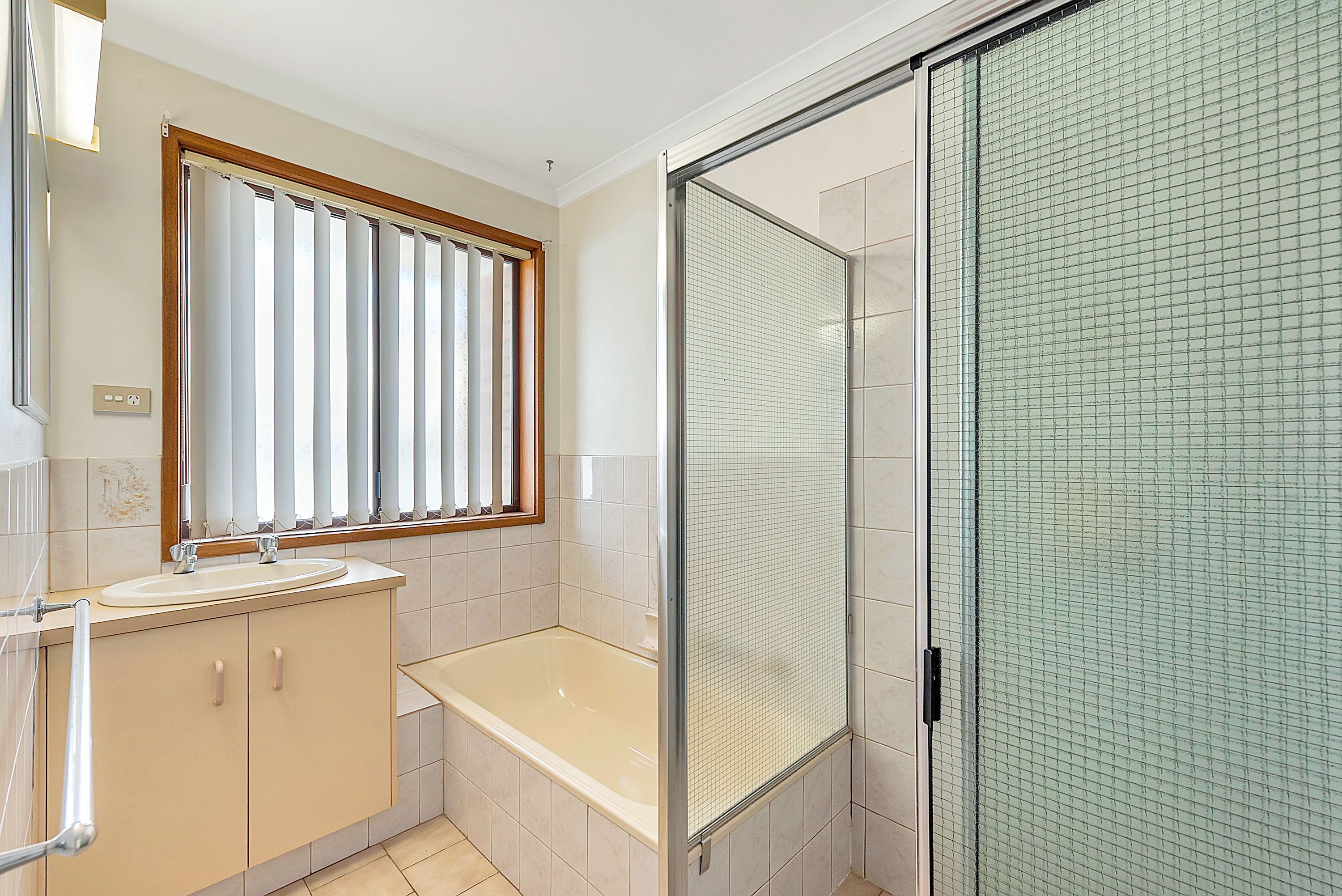 15 Bogota Crescent — photo 10 of 13