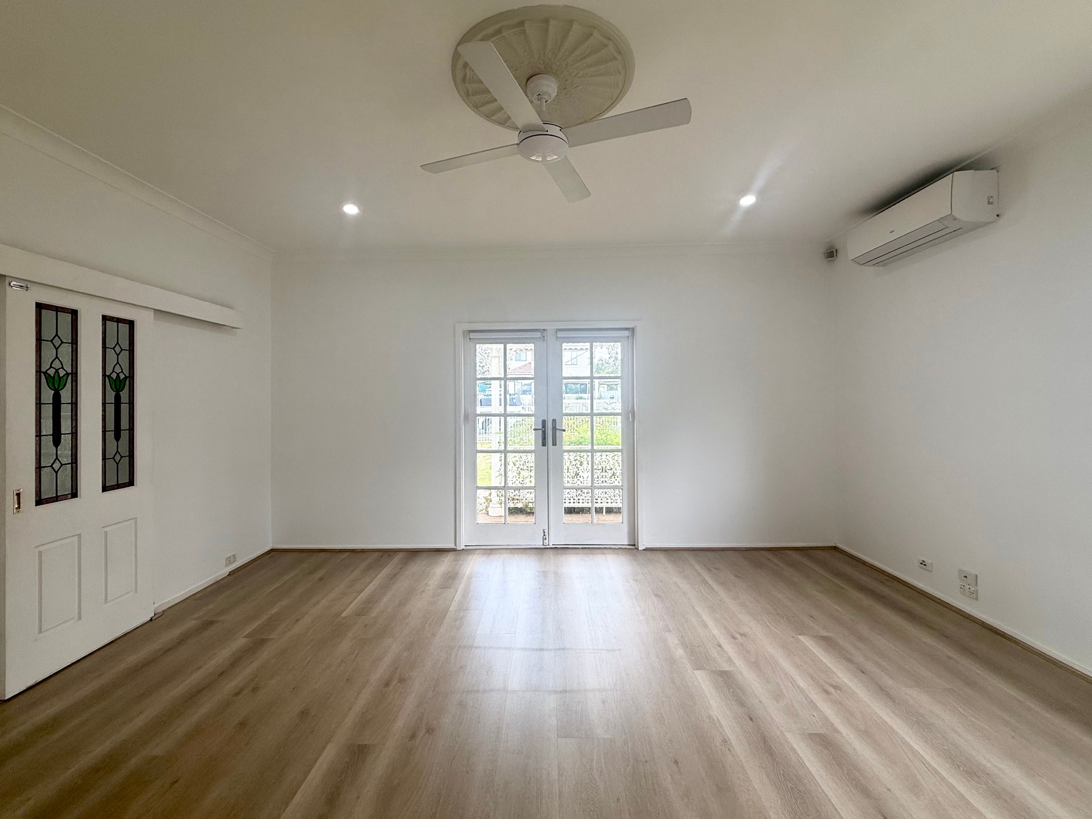 4 Alexander Crescent, Macquarie Fields, NSW 2564