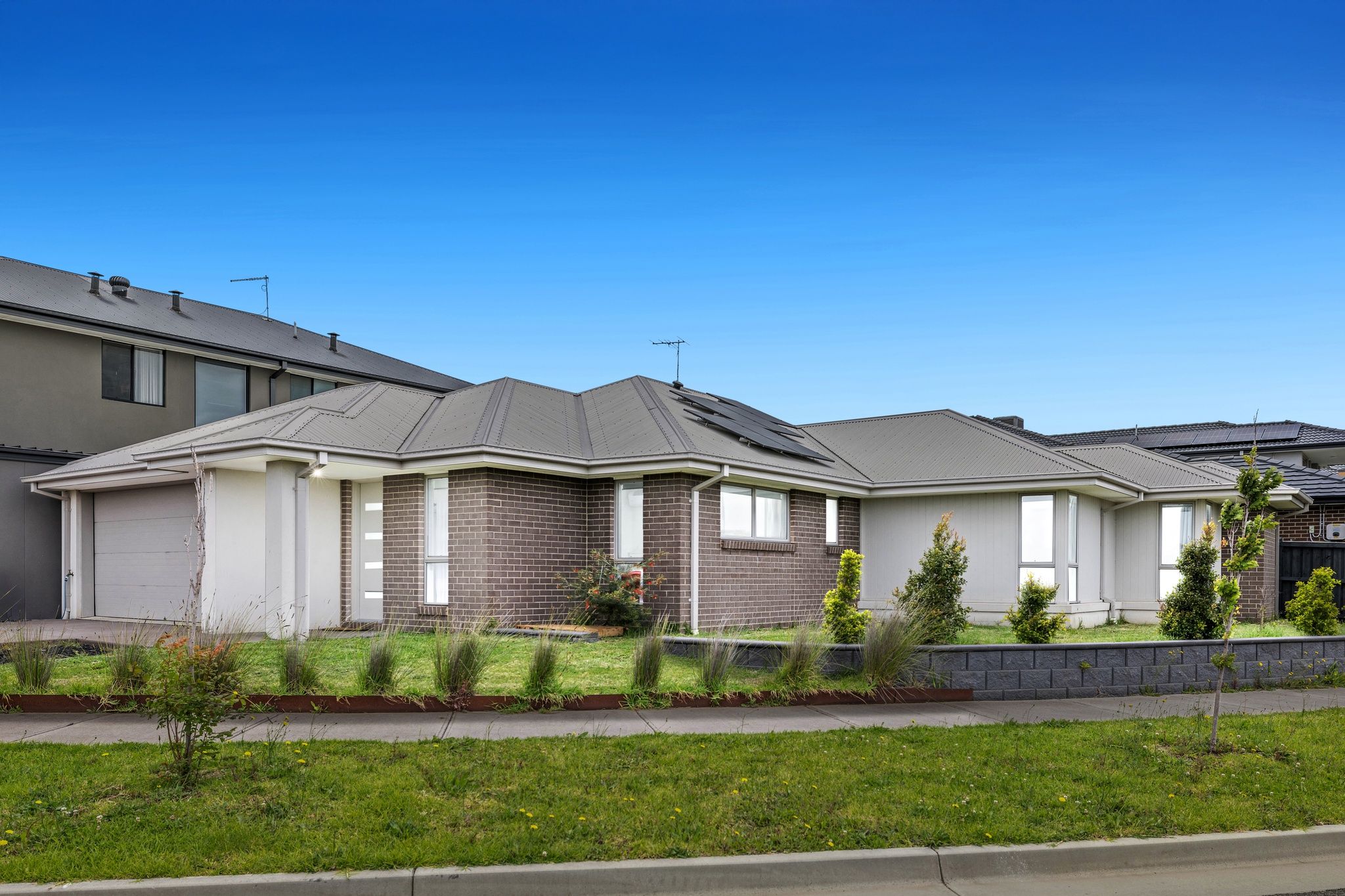 25 Tarnbeck Circuit, Clyde North VIC 3978