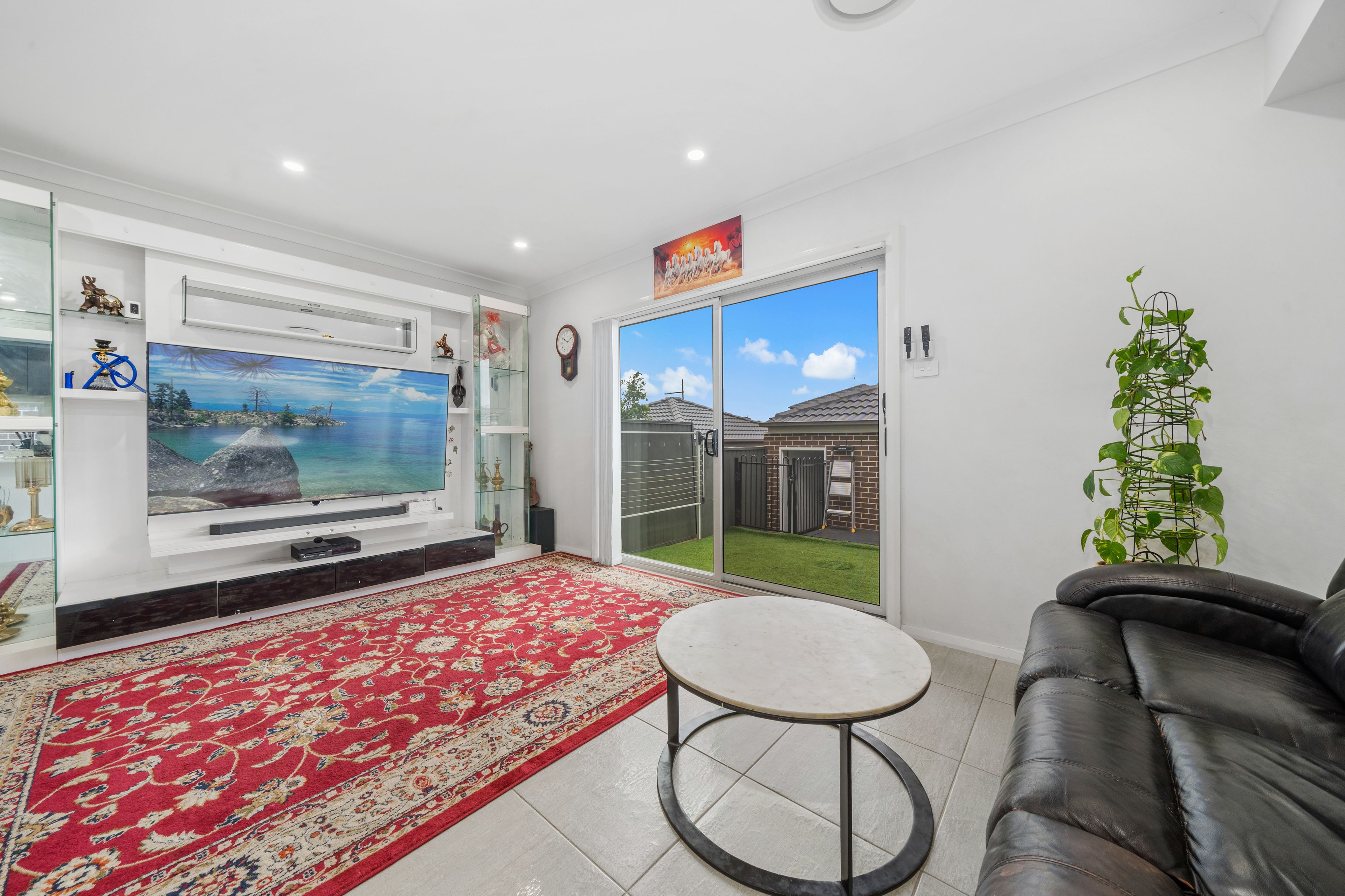 27 Ray Simpson Avenue — photo 3 of 14