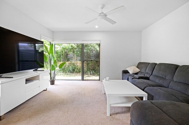 7 Bridgewater Crescent, Redland Bay, QLD 4165