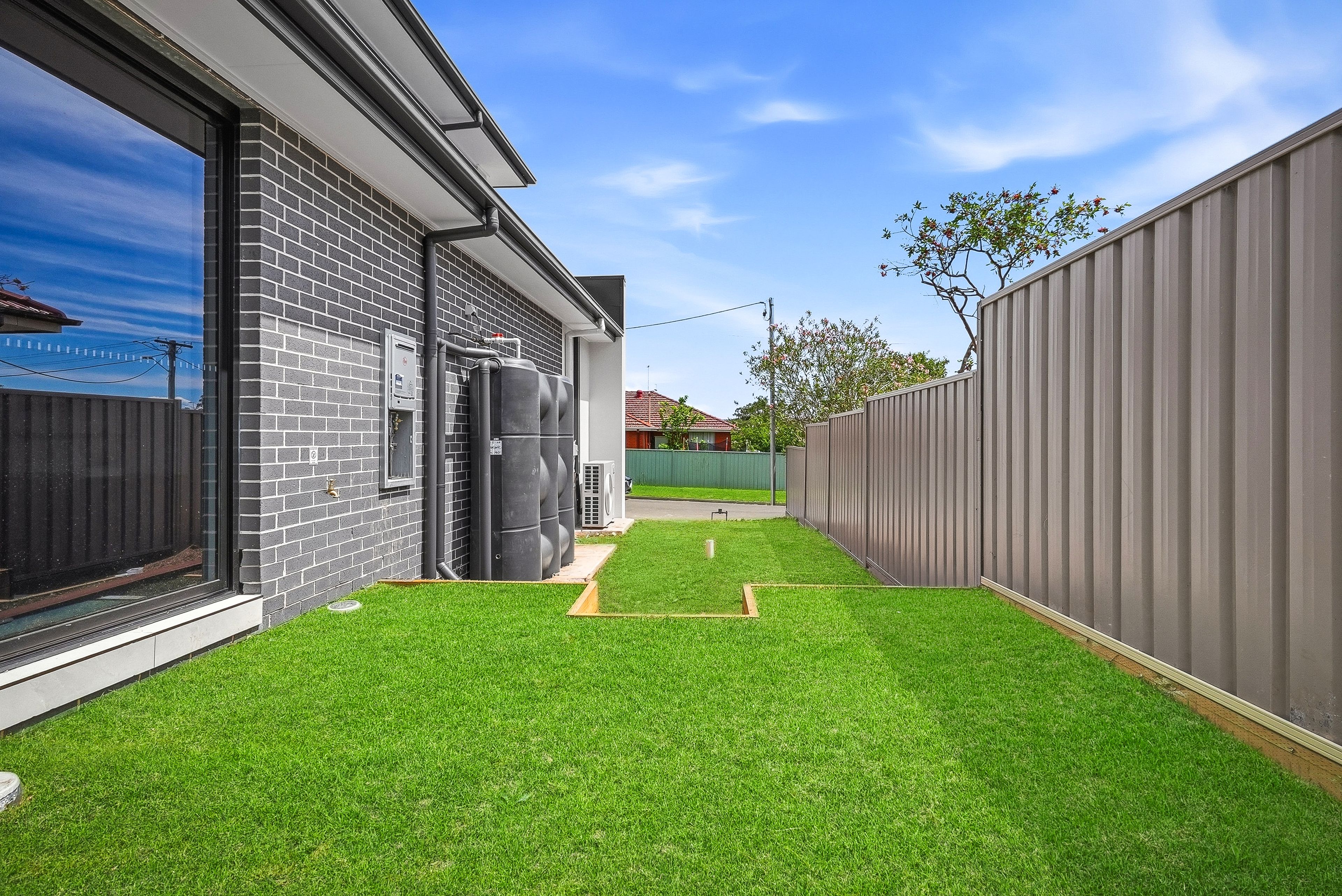 1/1 Reddan Avenue — photo 25 of 29