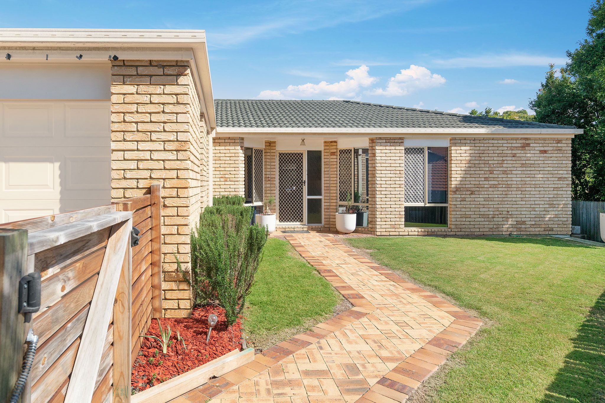 4 Toro Court, Eatons Hill, QLD 4037