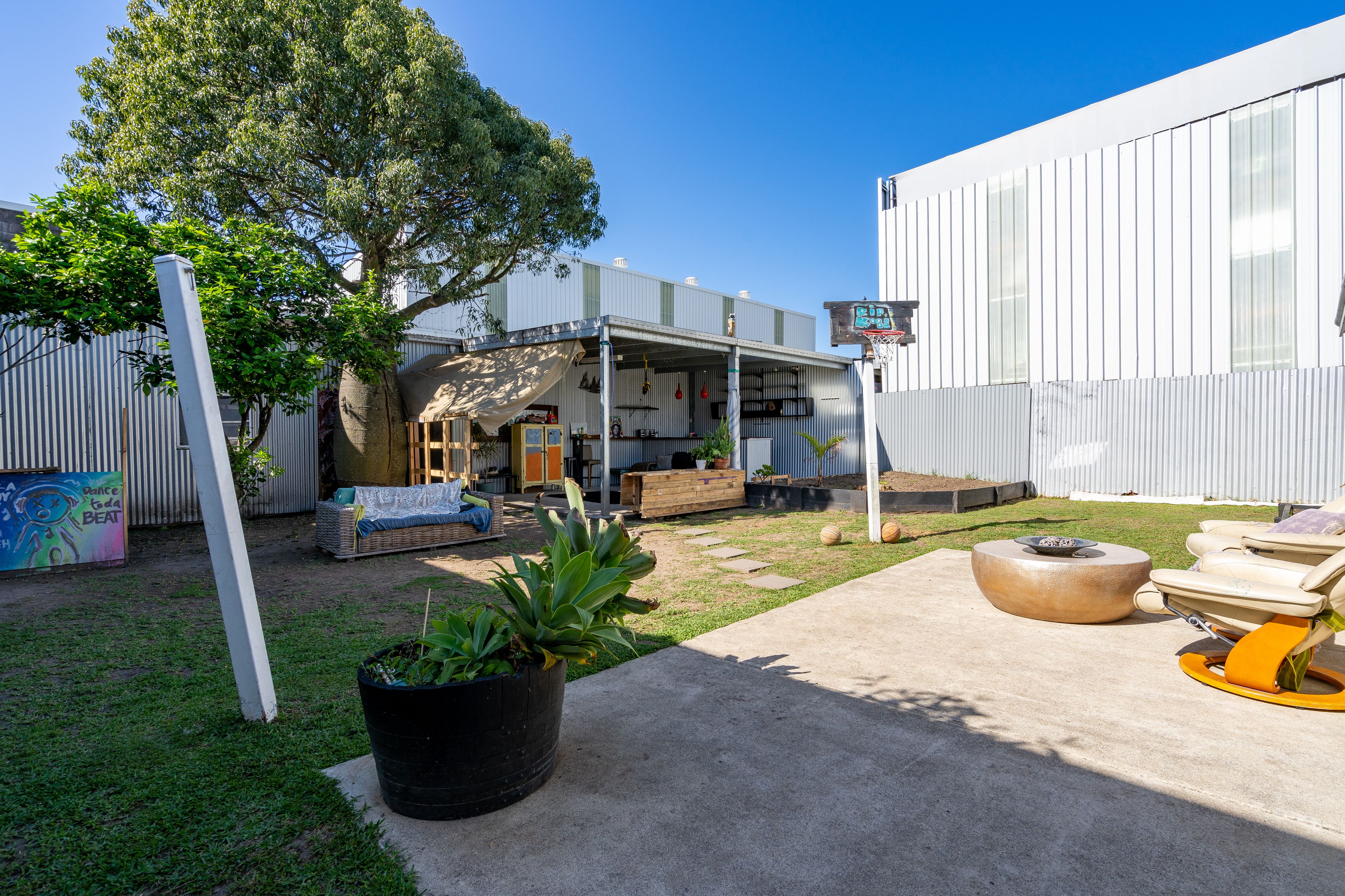 39 Paradise Avenue, Miami, QLD 4220