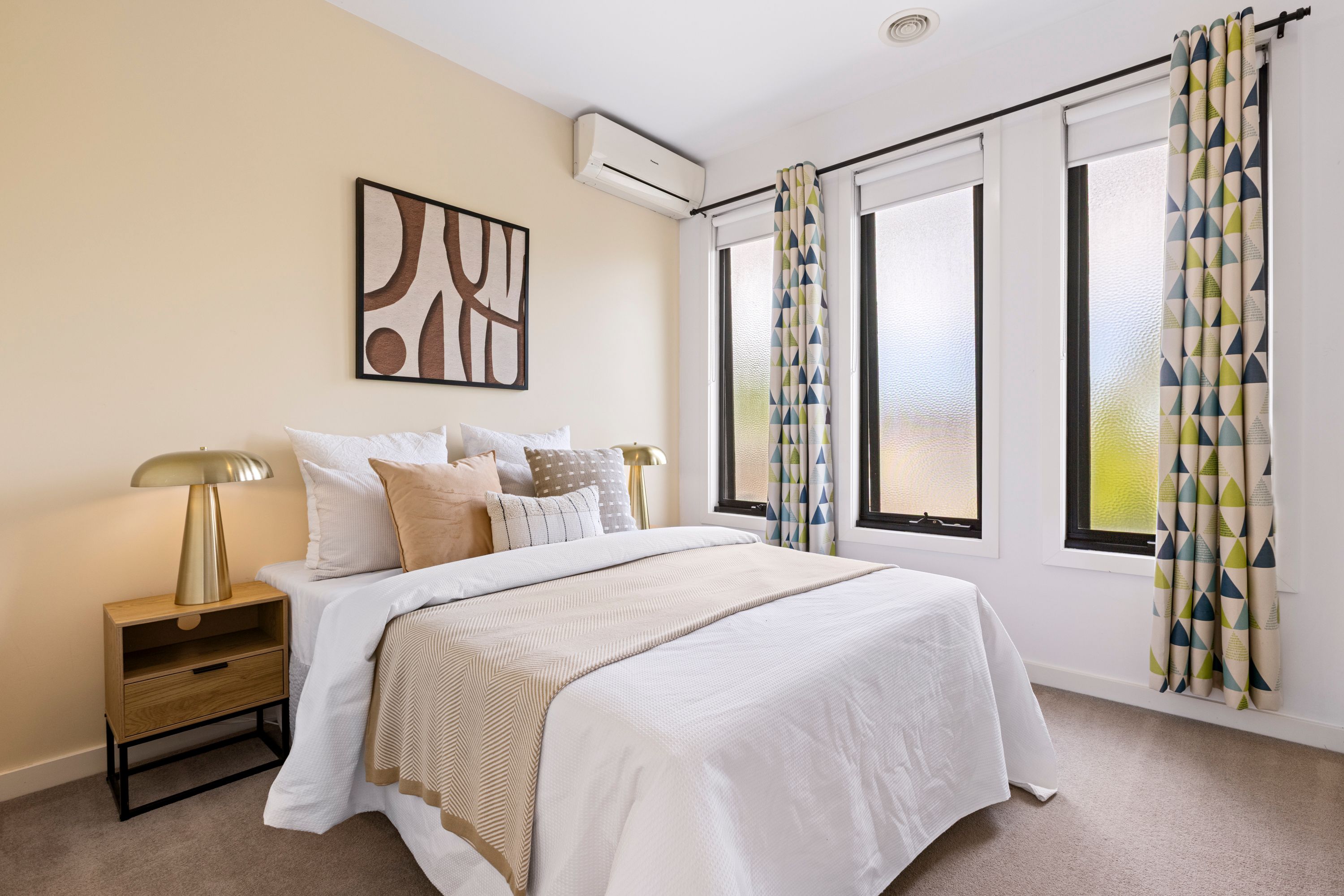 1/9 Newton Grove — photo 11 of 13