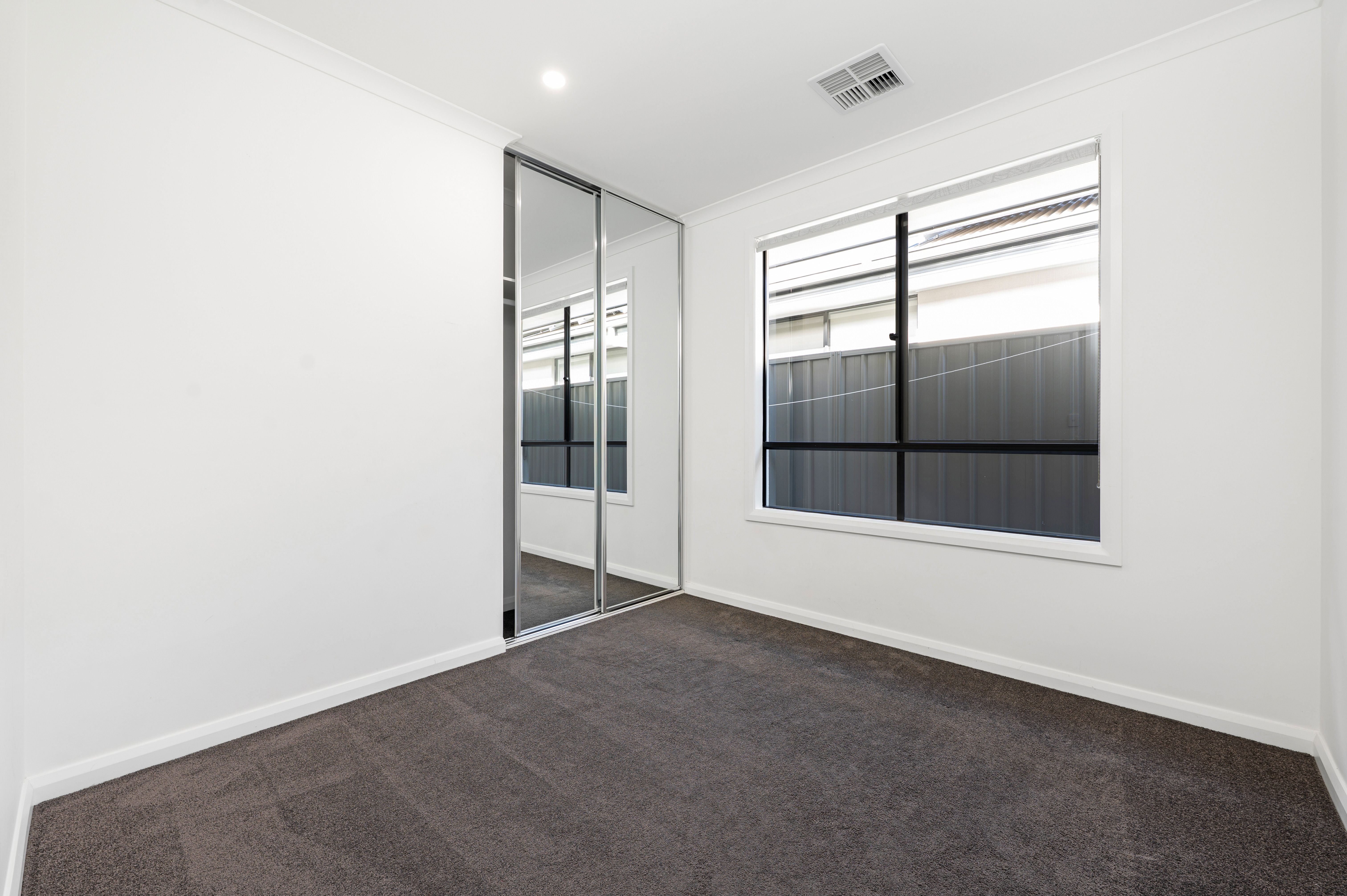 8B Hodge Road — photo 14 of 19