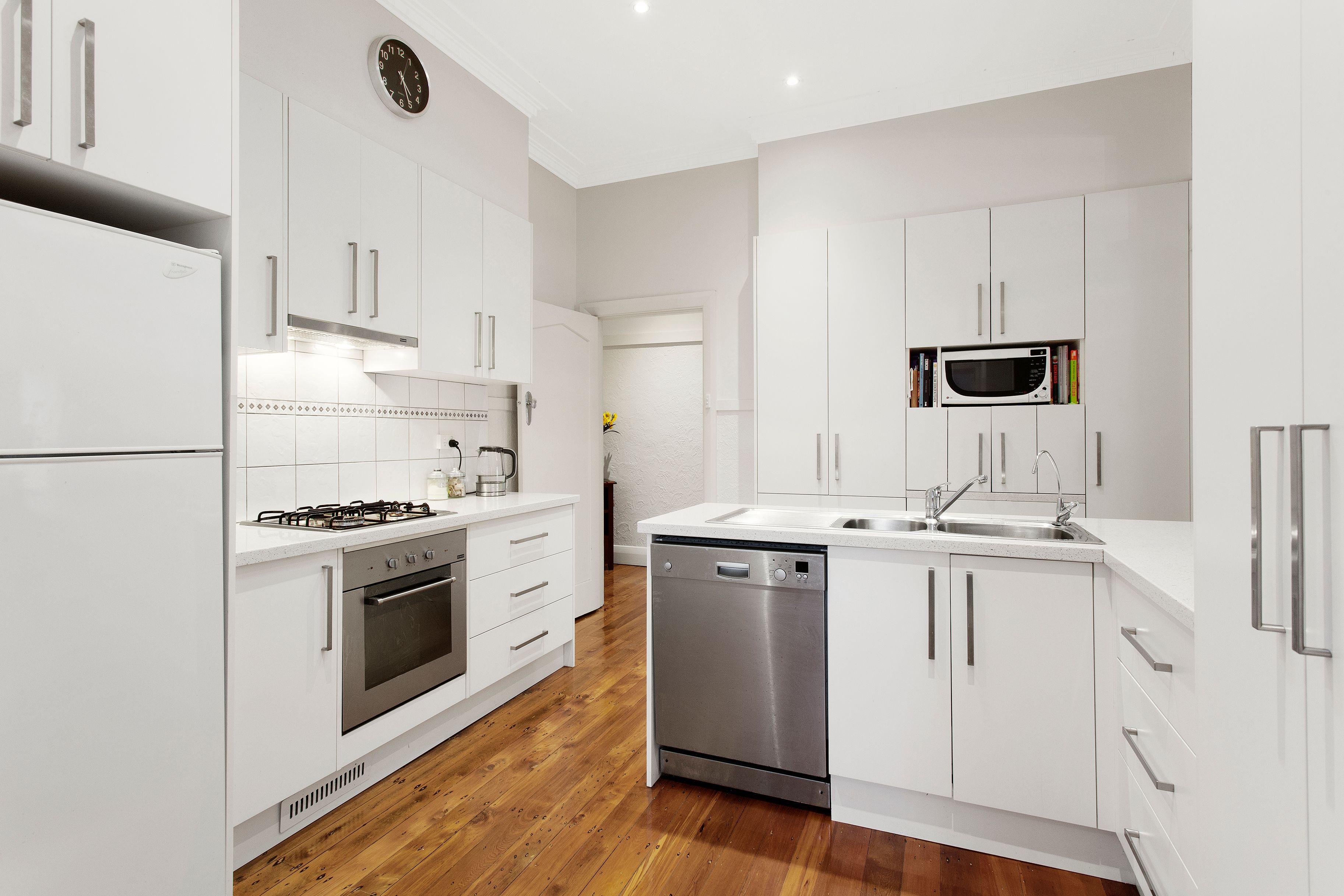 14 Carlisle Crescent, Hughesdale, VIC 3166