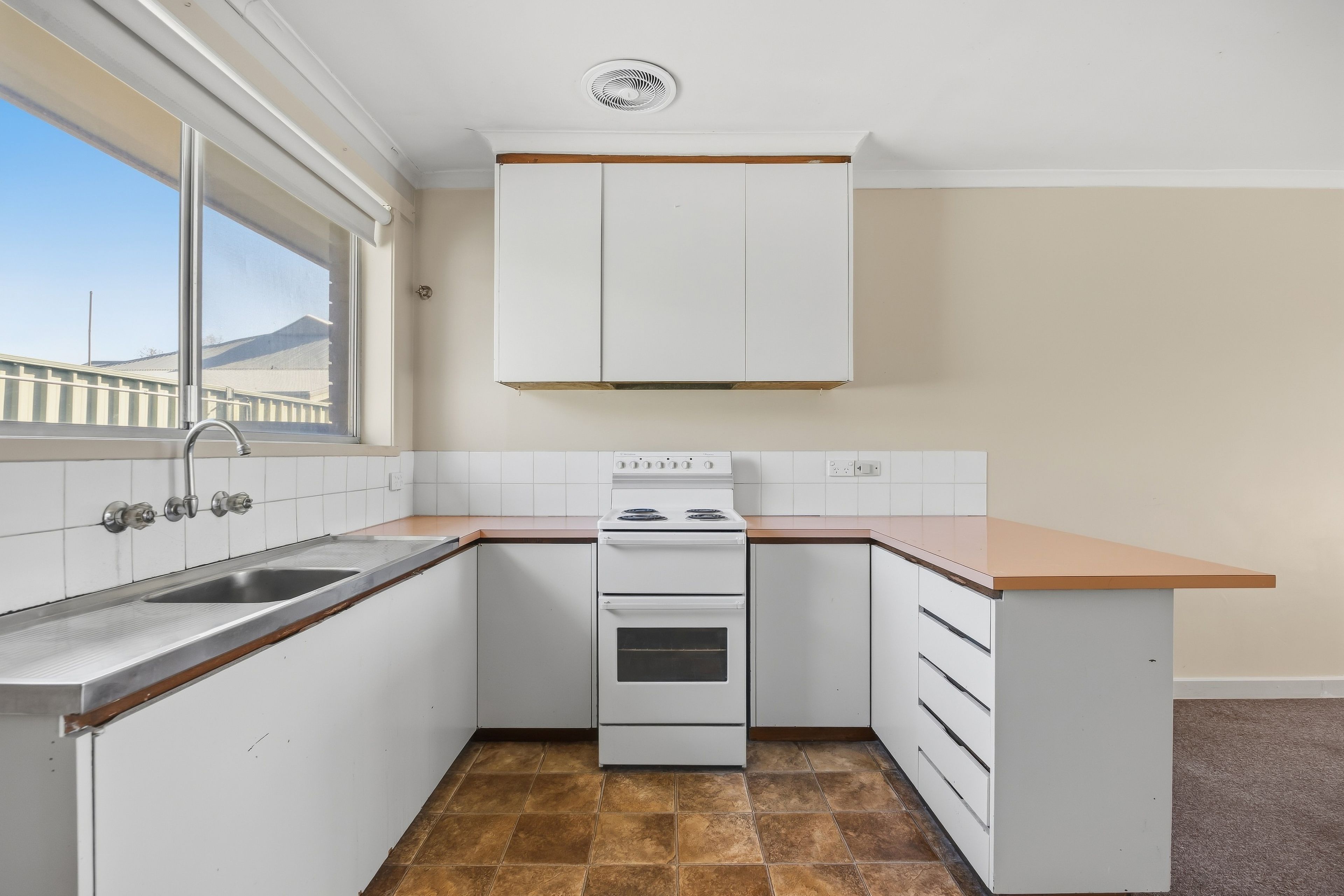 6/613 Ascot Street South — photo 4 of 11