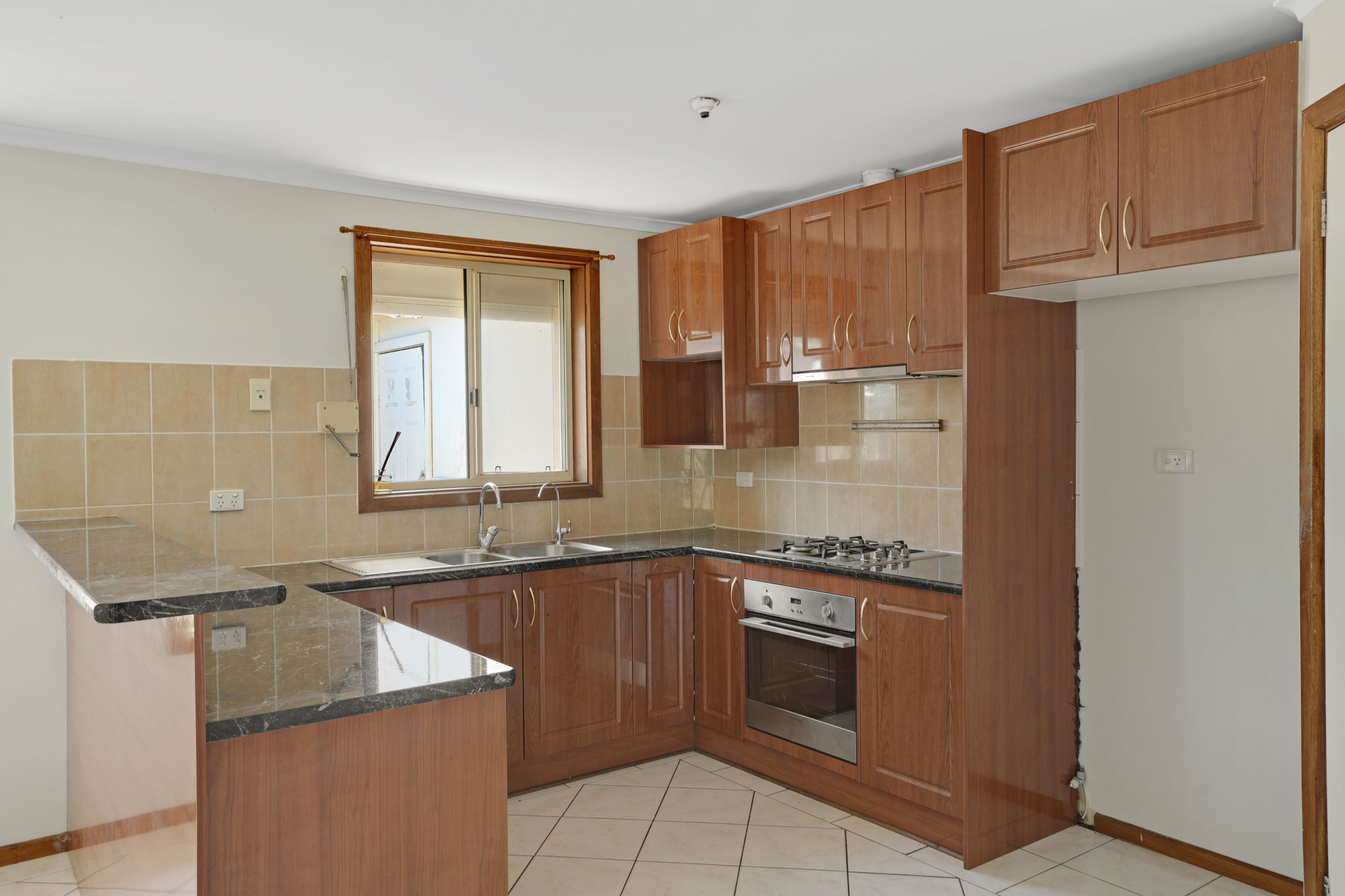 33 Mcvann Avenue — photo 6 of 14