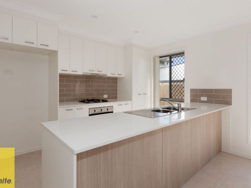 6 Mount Edwards Street, Park Ridge, QLD 4125