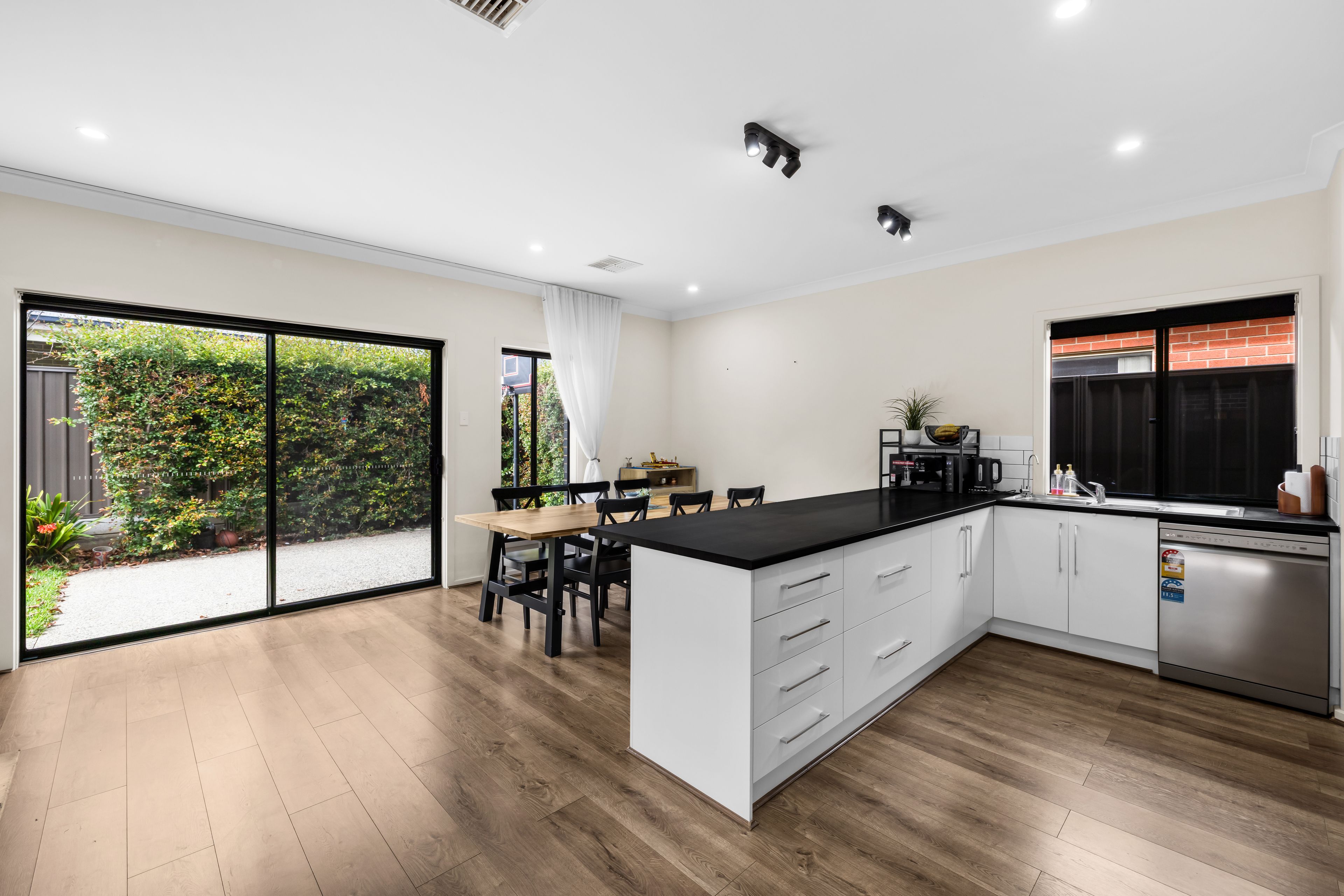 32 Devon Street — photo 6 of 24