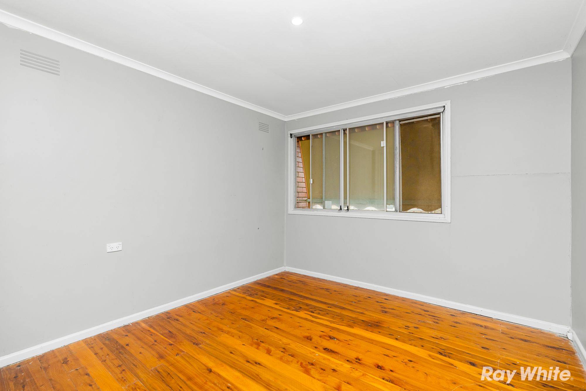 48 Elizabeth Avenue — photo 9 of 16