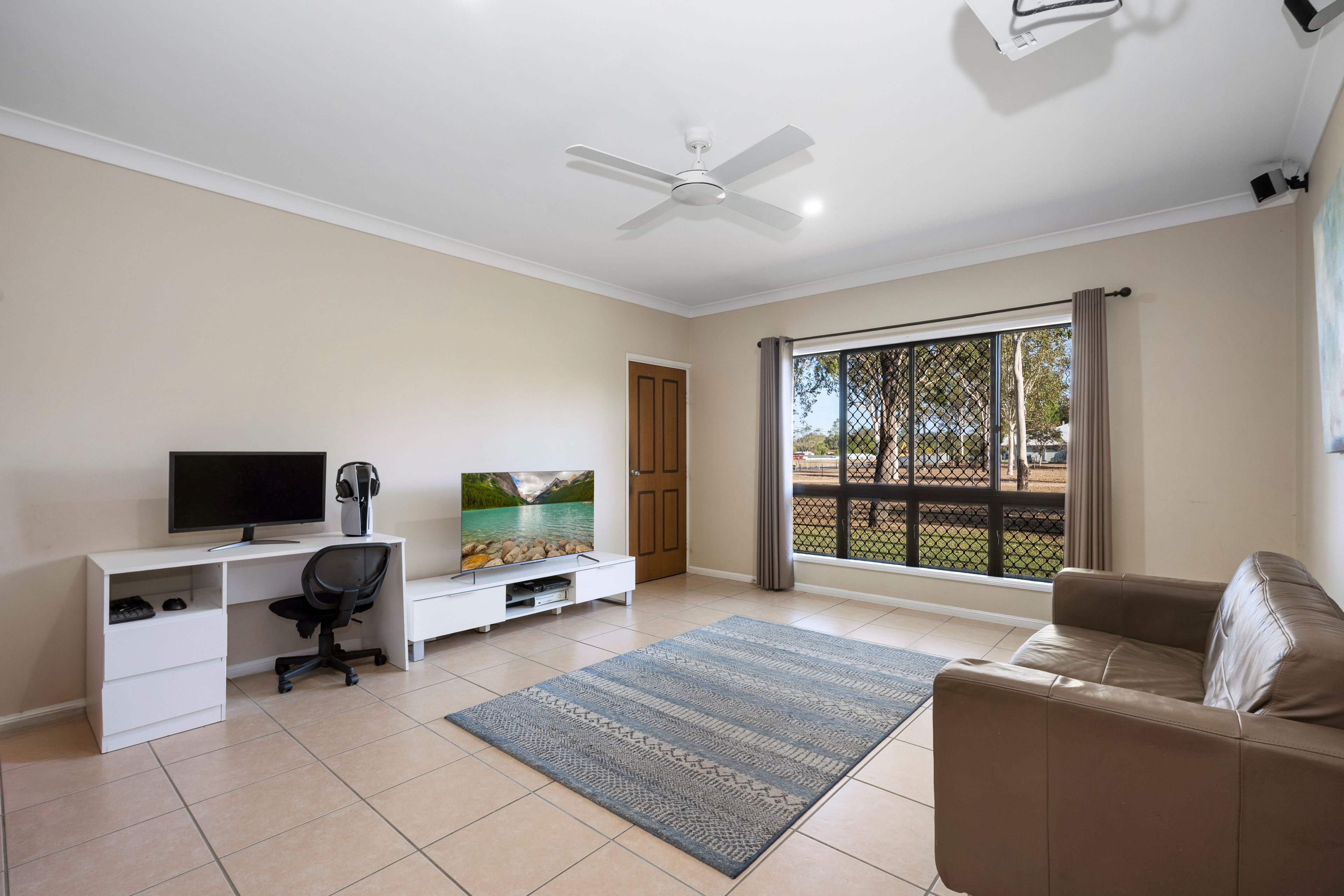 13 White Road — photo 12 of 19